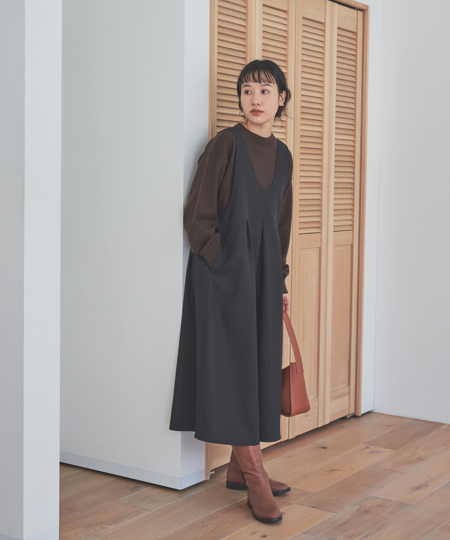 URBAN RESEARCH DOORS「深Uネック切替ジャンパースカート」|ワンピース|