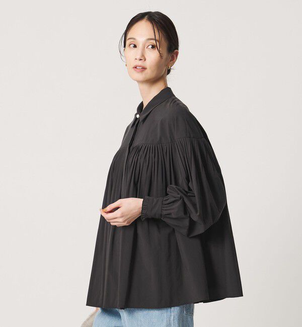 UNITED ARROWS「パールライク ボタン タック フレア ブラウス」|シャツ・ブラウス|BLACK