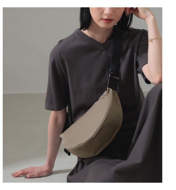 Demi-Luxe BEAMS 「VIOLAd&rsquo;ORO / ナイロン ボディーバッグ」|トートバッグ|TAUPE&times;BLACK