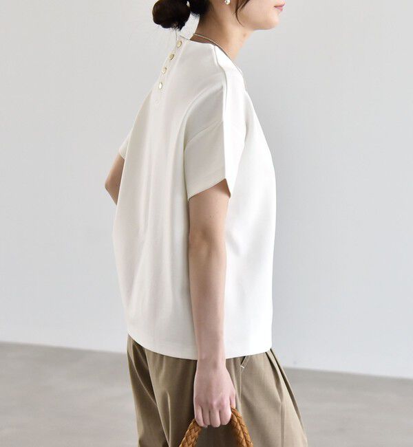 quaranciel「quaranciel:〈洗濯機可能〉ライト ポンチ バック ボタン ショートスリーブ TEE」|Tシャツ・カットソー|