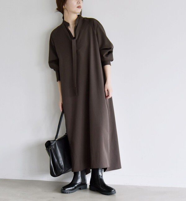 quaranciel「《予約》〈洗濯機可能〉スタンドカラー リボンタイ スキッパー ボリューム ロング ワンピース」|ワンピース|