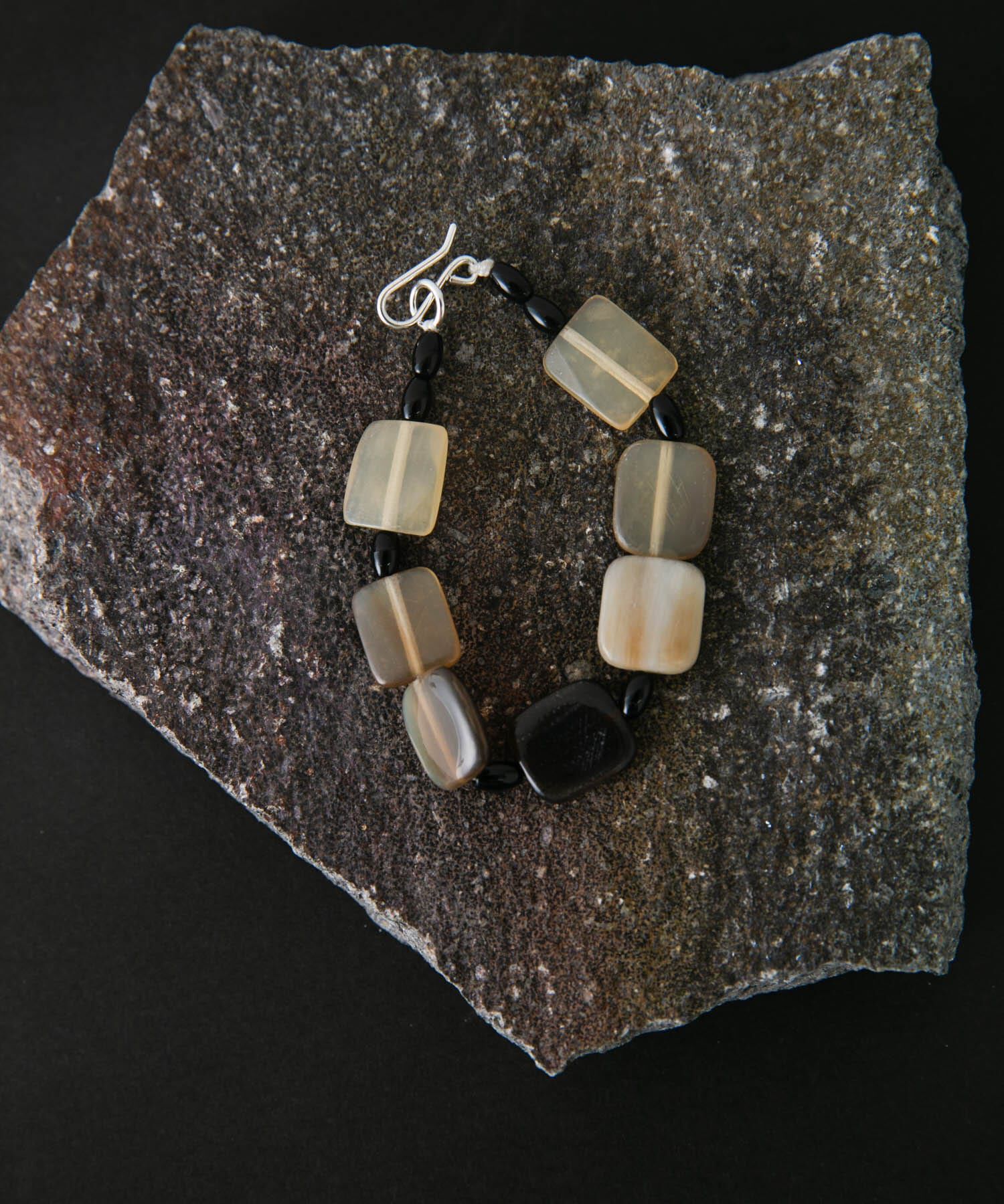 SMELLY「SMELLY so&rsquo;　square horn onyx bracelet」|ブレスレット・バングル|