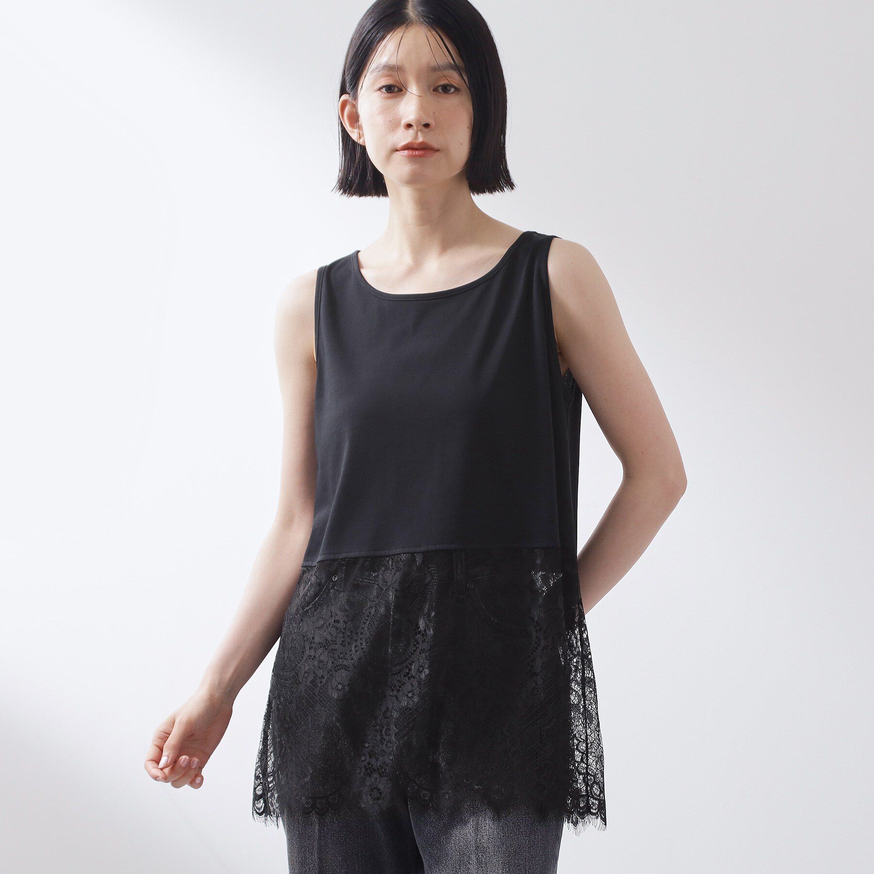 THE SHOP TK「【重ねて印象アップ】レイヤードスタイルに 裾レースタンクトップ」|Tシャツ・カットソー|
