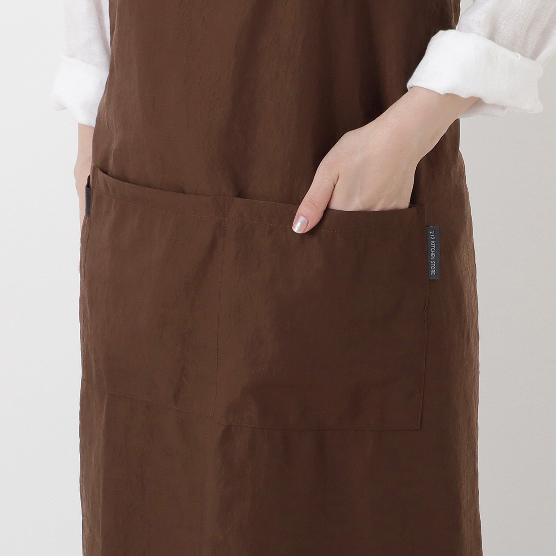 212 KITCHEN STORE「無地撥水エプロン BR ＜212Kオリジナル＞」|食器・キッチングッズ|