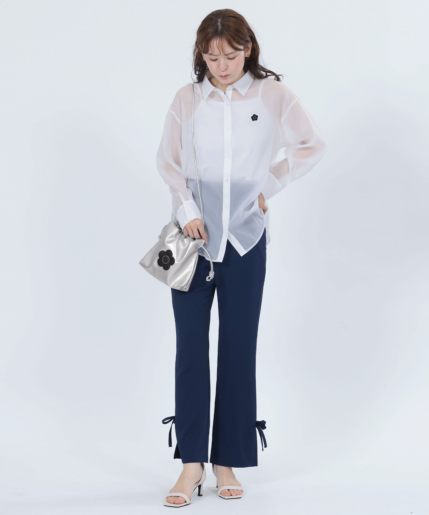 MARY QUANT「デイジーパッチドロスト ショルダー」|ショルダー・メッセンジャー|