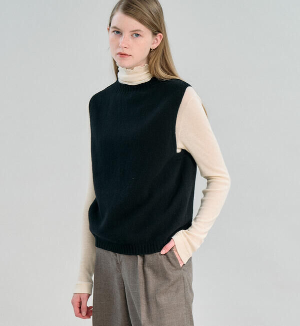 Morris & Sons「MORRIS & SONS | ジーロンラム クルーネックベスト WOMEN」|ベスト・ジレ|