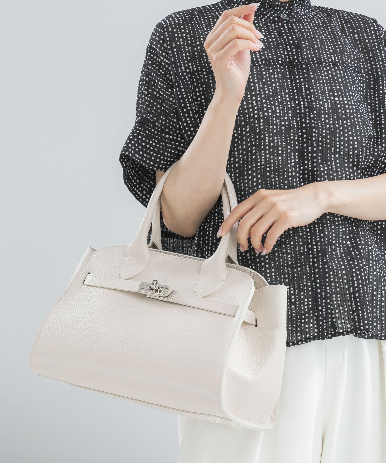 URBAN RESEARCH ROSSO「AULENTTI　ミニマルレザートートバッグ」|トートバッグ|