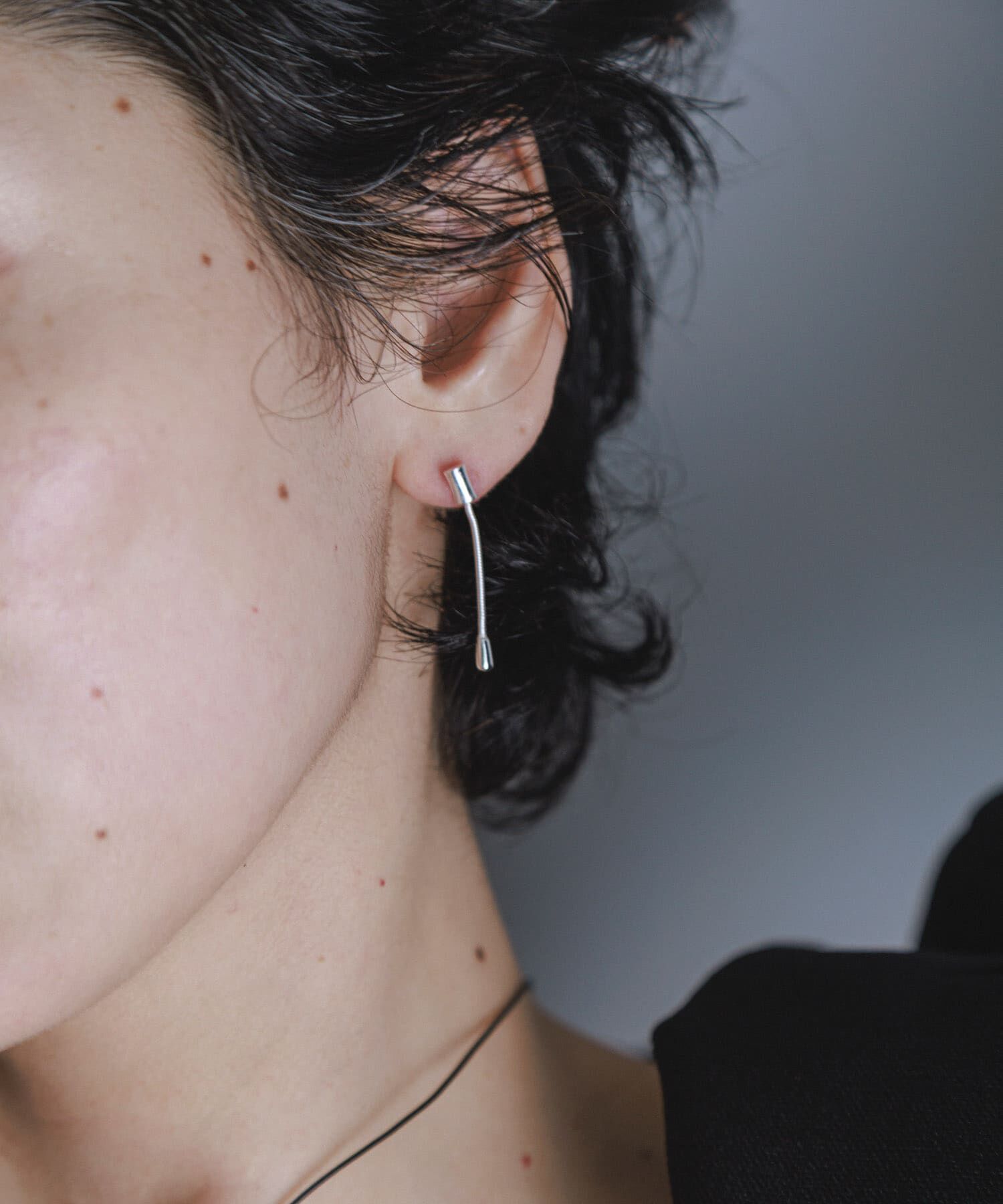 SMELLY「SMELLY so&rsquo;　minimal bar chain pierce」|ピアス|