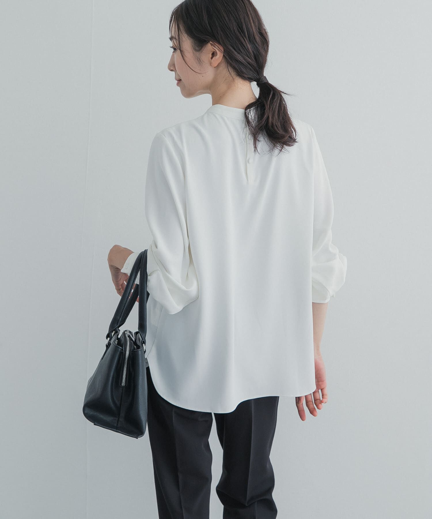 URBAN RESEARCH DOORS「『一部WEB限定カラー』リボンポイントタックブラウス」|シャツ・ブラウス|