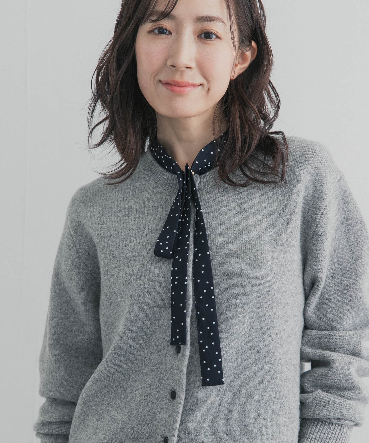 URBAN RESEARCH DOORS「『一部WEB限定カラー』リボンポイントタックブラウス」|シャツ・ブラウス|