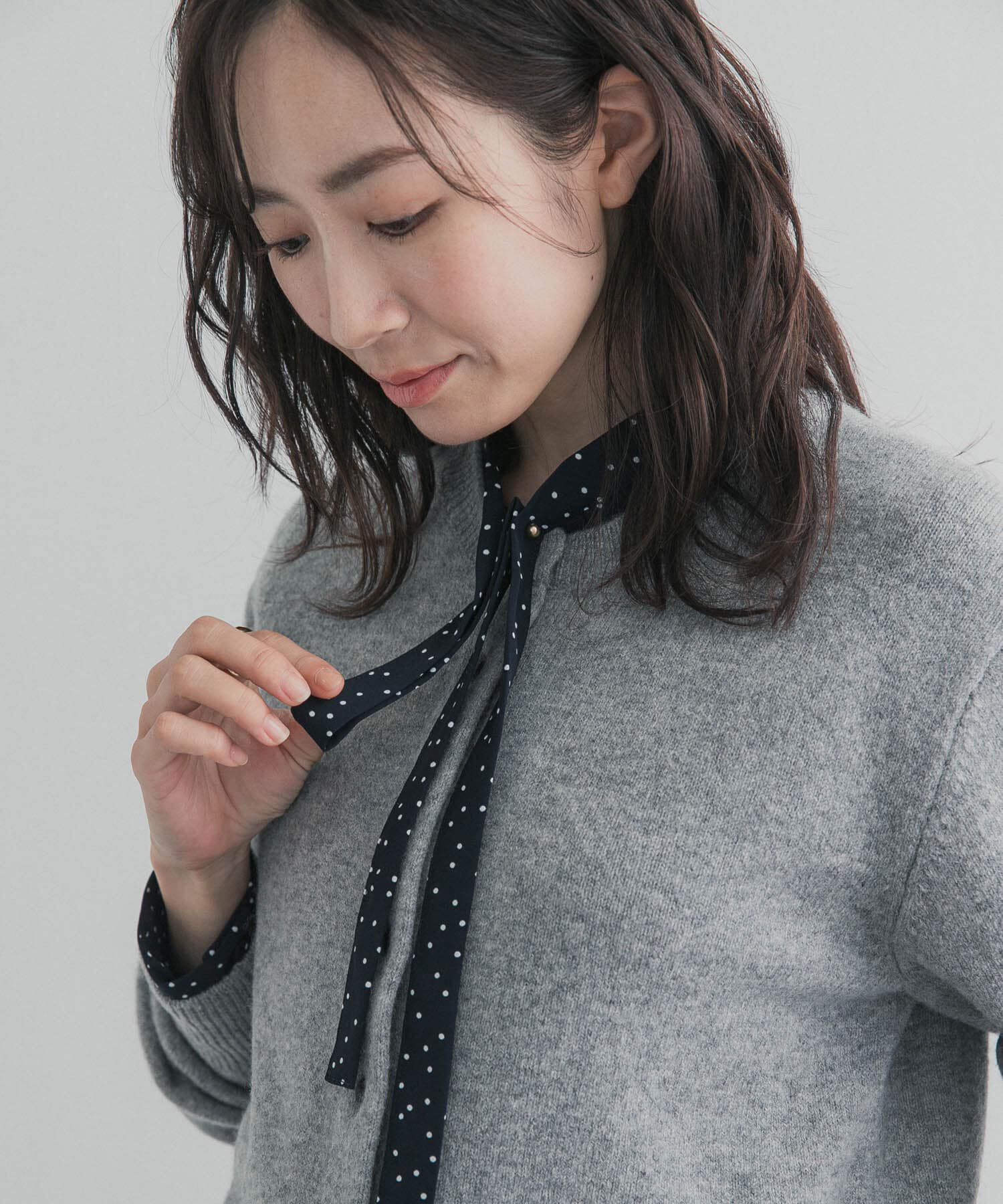URBAN RESEARCH DOORS「『一部WEB限定カラー』リボンポイントタックブラウス」|シャツ・ブラウス|