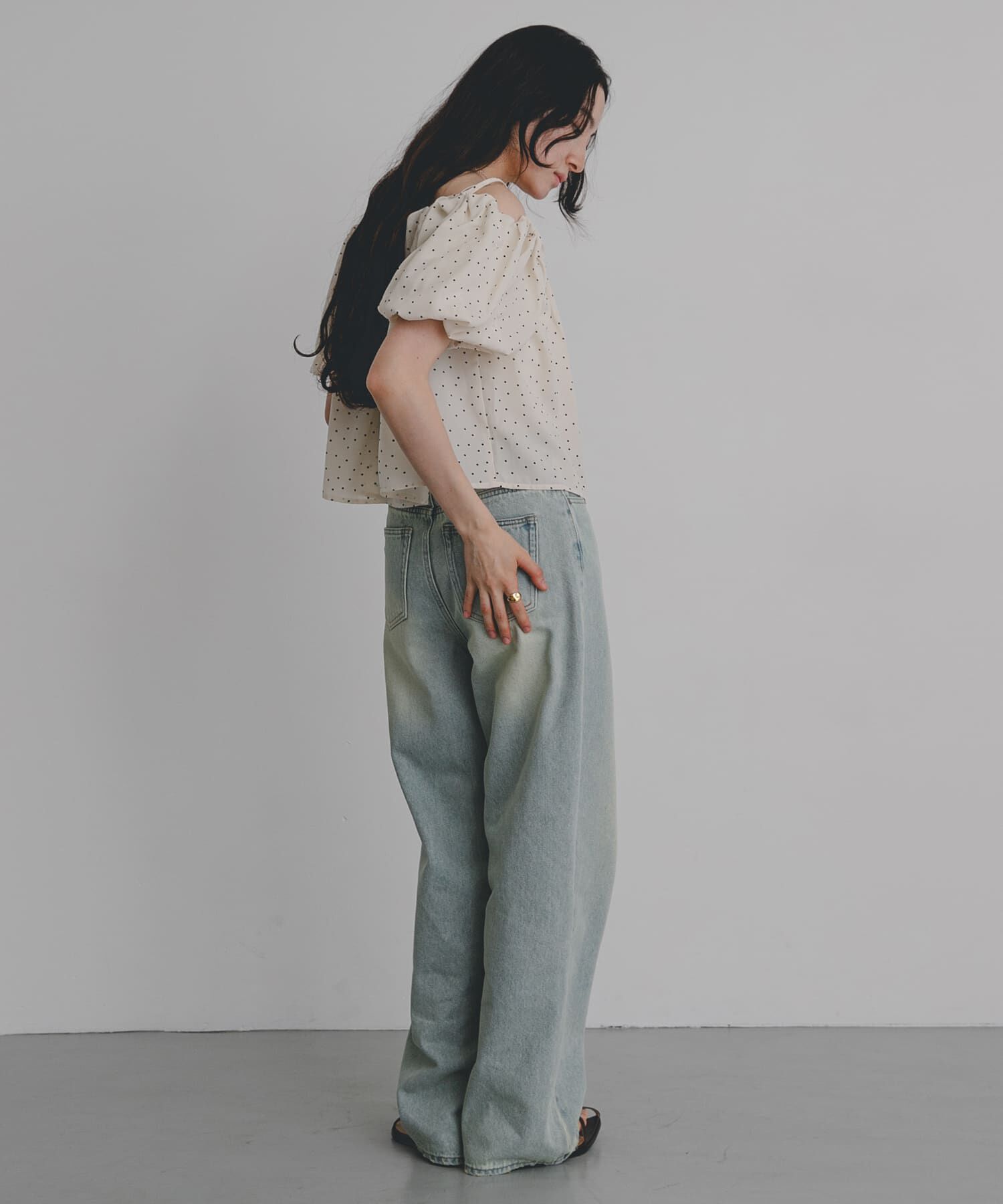 SENSE OF PLACE by URBAN RESEARCH「『WEB限定』タックオフショルブラウス」|シャツ・ブラウス|