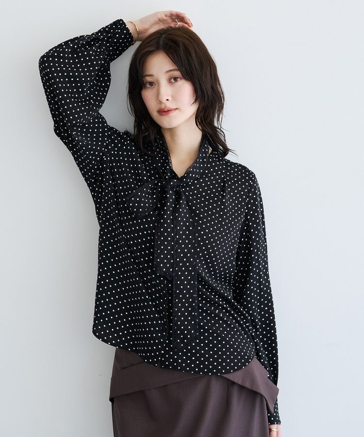YECCA VECCA「ドット柄レースボウタイ付きVネックブラウス」|シャツ・ブラウス|Black