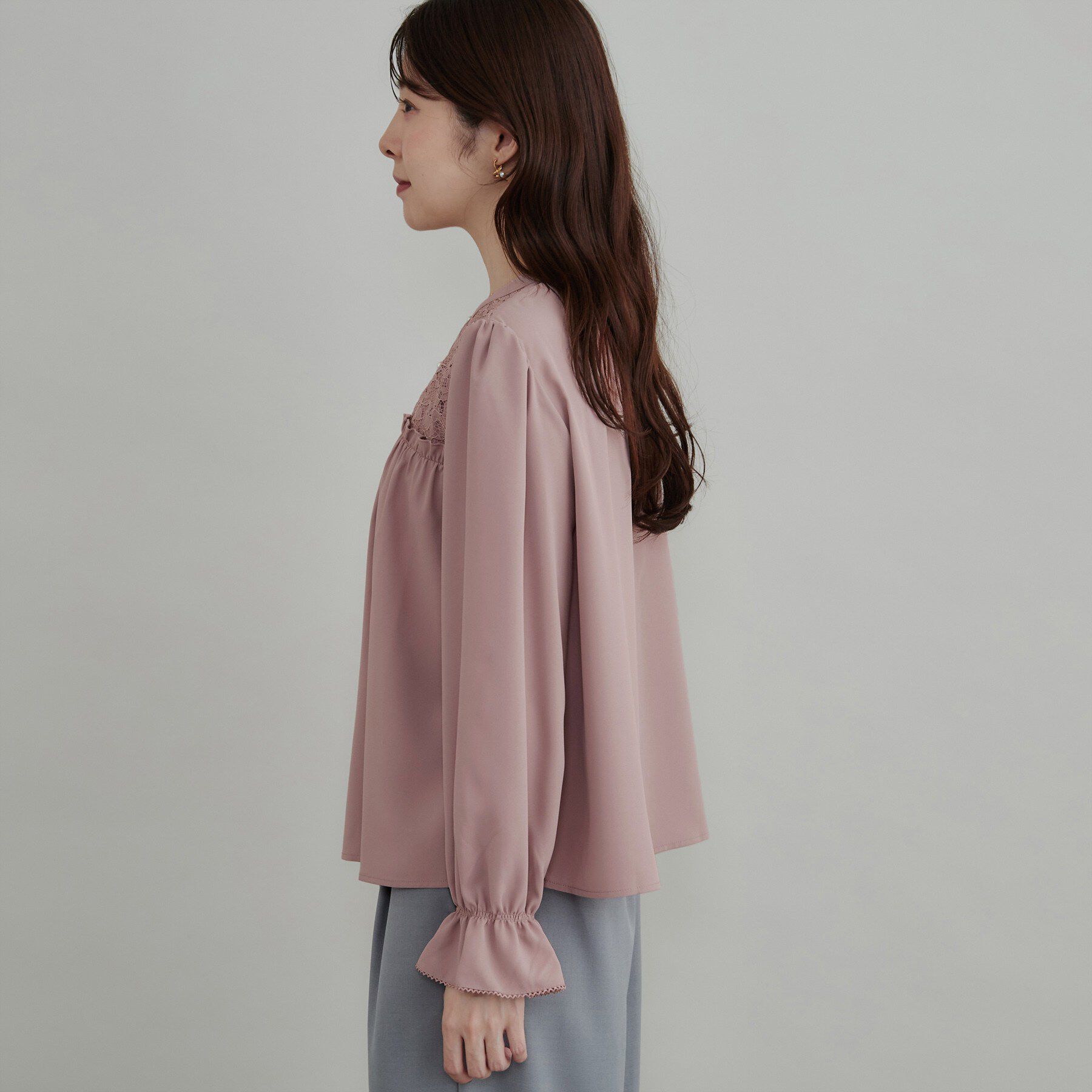 Couture broach「【フリルカフスが華やか】レースギャザーブラウス」|シャツ・ブラウス|