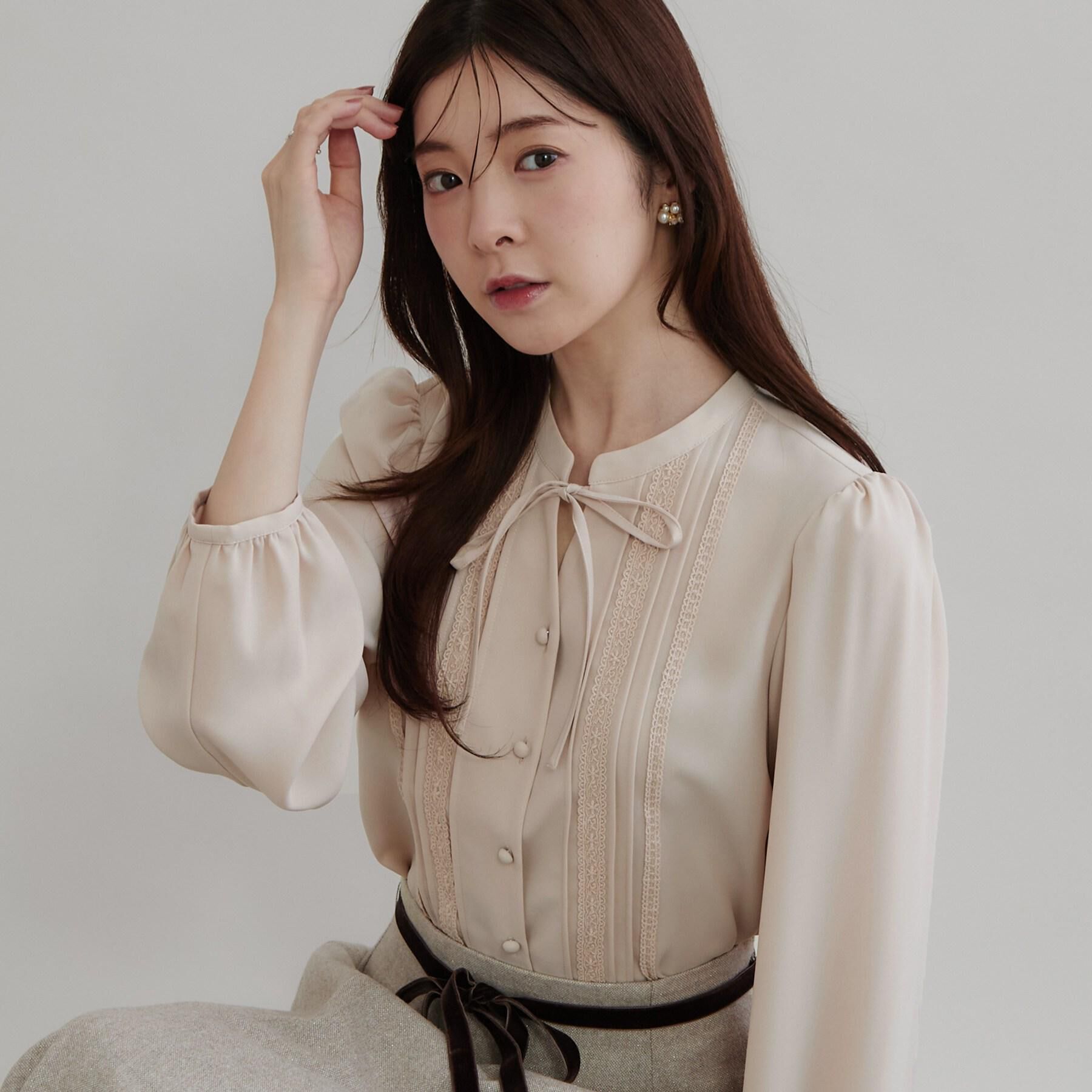 Couture broach「【衿元リボンが可憐】ピンタック レース ブラウス」|シャツ・ブラウス|