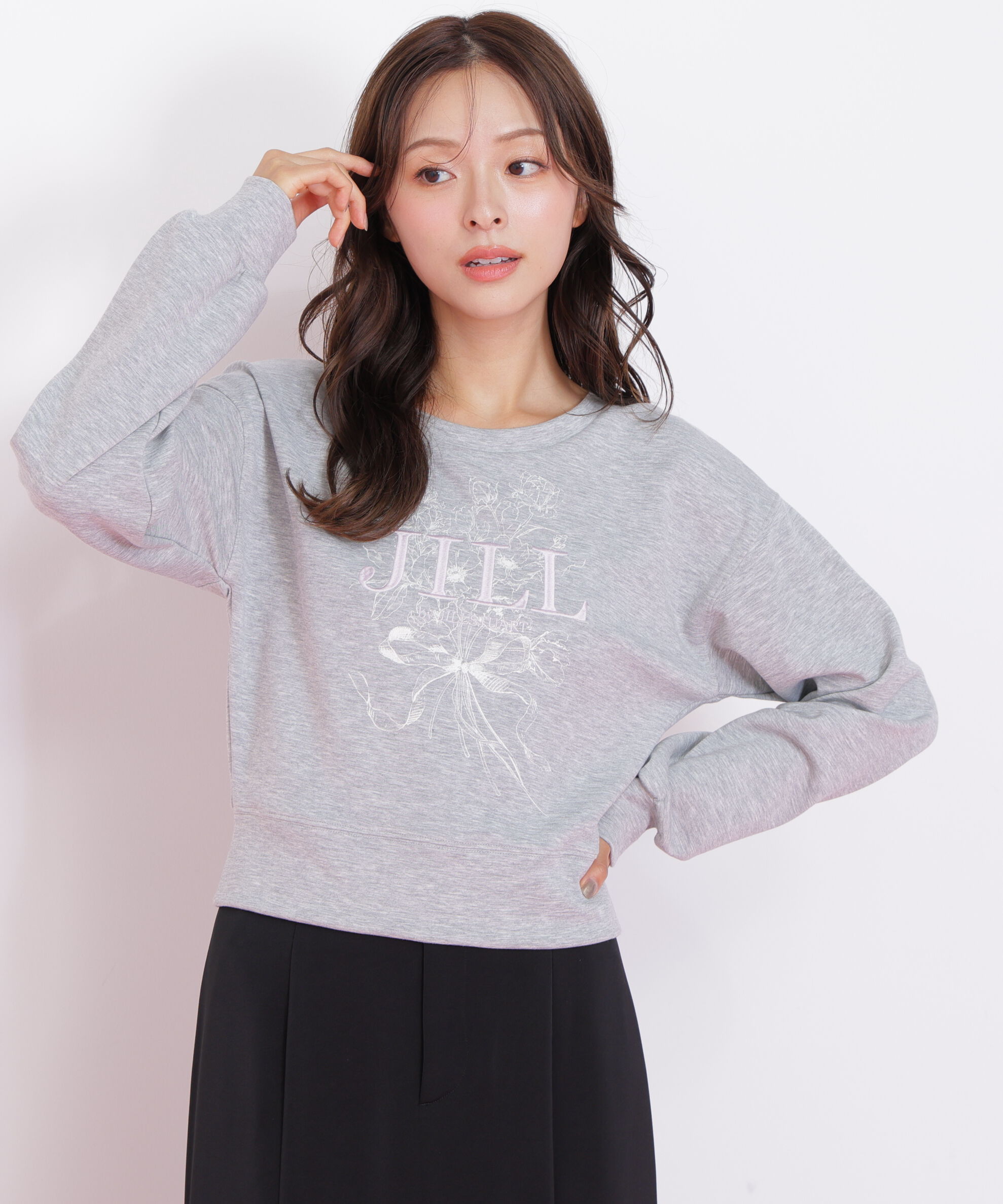  「リボンブーケロゴ刺繍スウェット」|Tシャツ・カットソー|