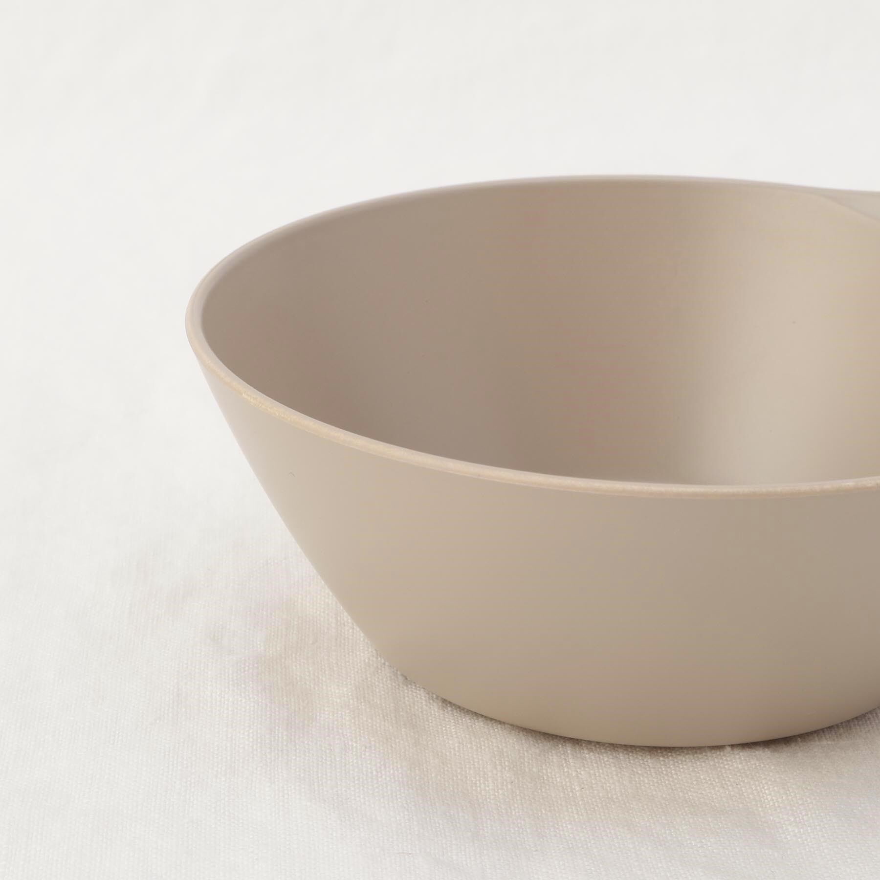 212 KITCHEN STORE「持ちやすいとんすい グレージュ」|食器・キッチングッズ|