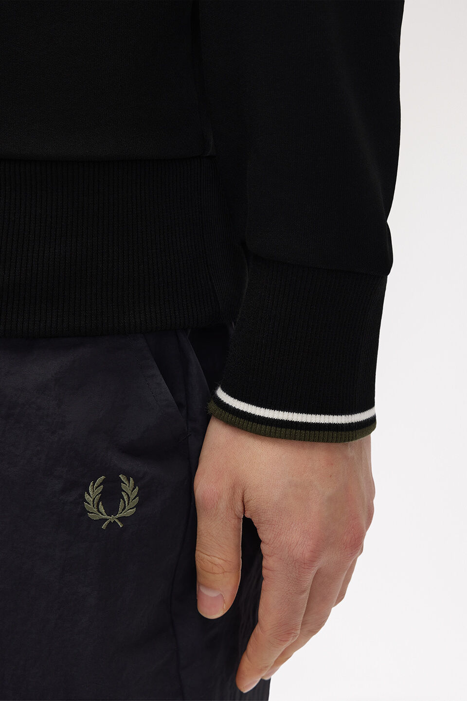 FRED PERRY 「FRED PERRY／Half Zip Sweatshirt／フレッドペリーハーフジップスウェットシャツ」|スウェット・ジャージ|