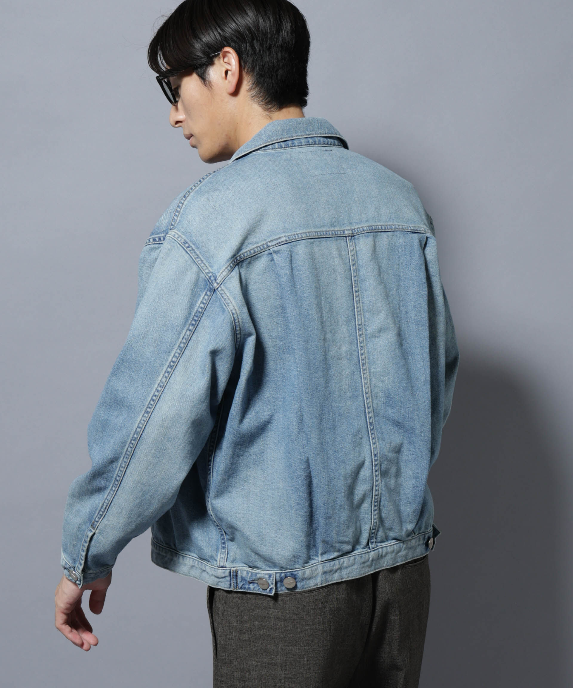 nano･universe「AUTHENコラボ SILKNIZED DENIM トラッカージャケット(セットアップ可)」|ブルゾン・スタジャン|