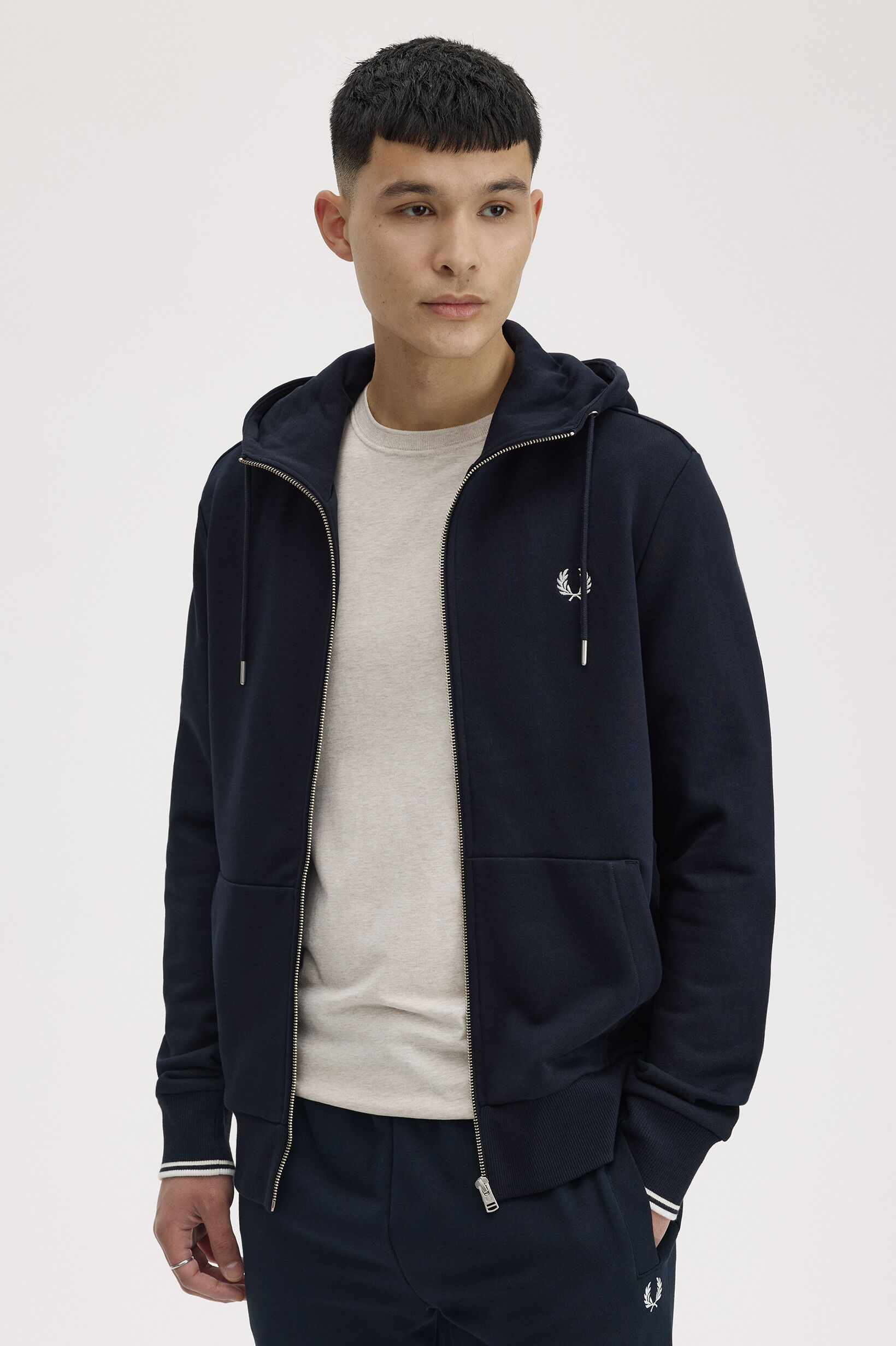 FRED PERRY 「FRED PERRY／Hooded Zip Through Sweatshirt／フードジップアップパーカー」|スウェット・ジャージ|NAVY