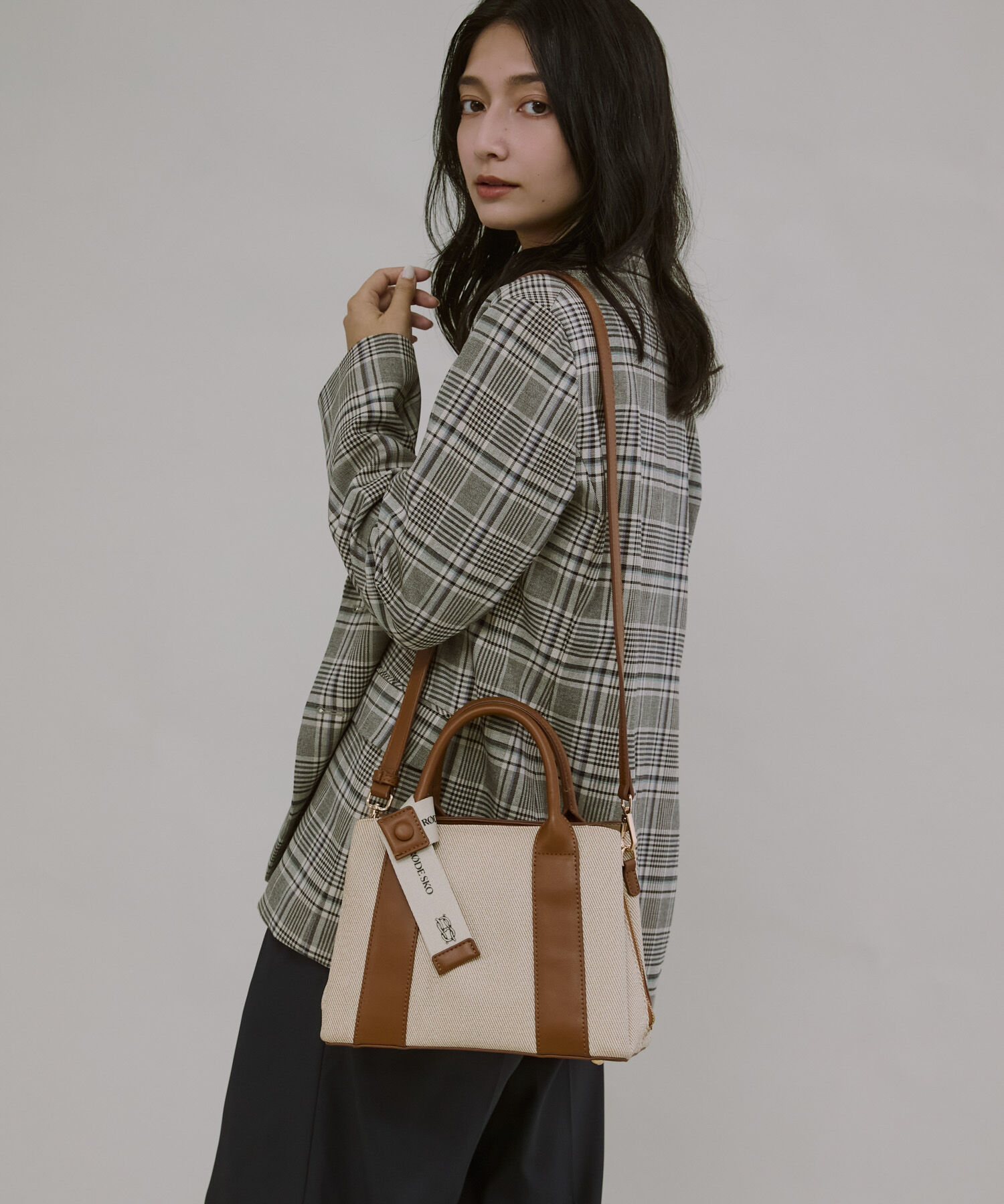 RODE SKO「『Mサイズ』ロゴリボン付2WAYハンドバッグ」|ハンドバッグ|オフホワイト