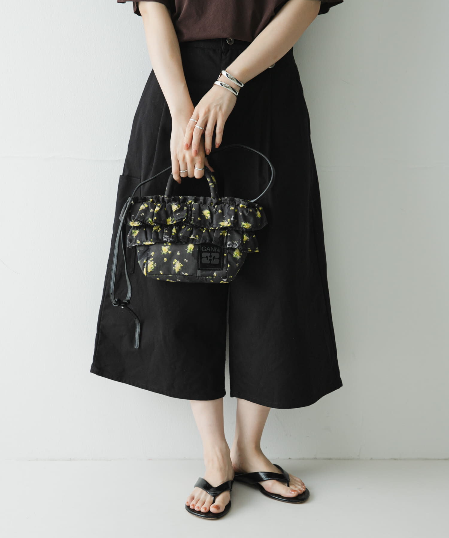 URBAN RESEARCH「GANNI　MINI SHOPPER RUFFLE PRINT」|ハンドバッグ|