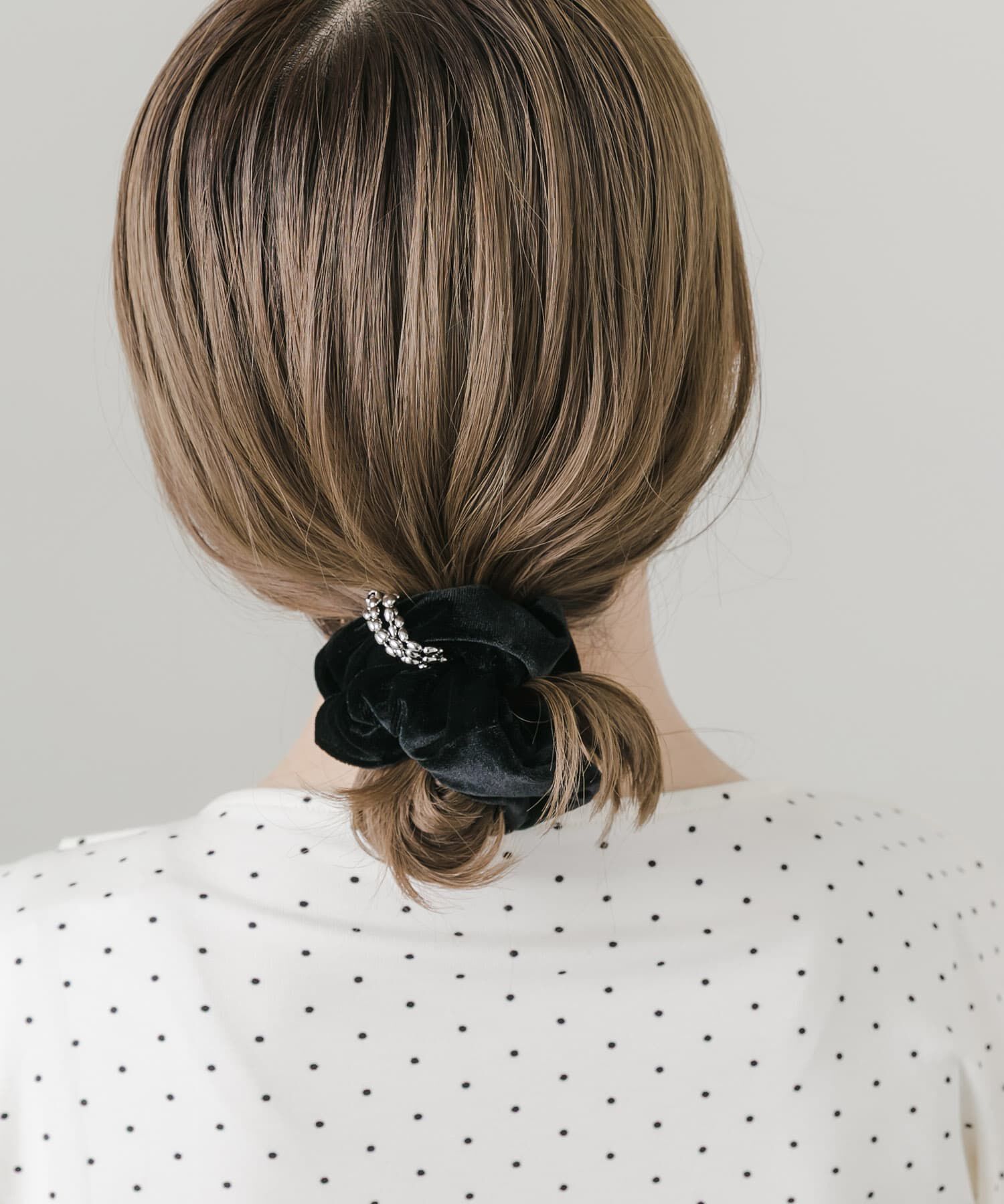 SMELLY「チェーンアクセントベロアシュシュ」|ヘアゴム・シュシュ|