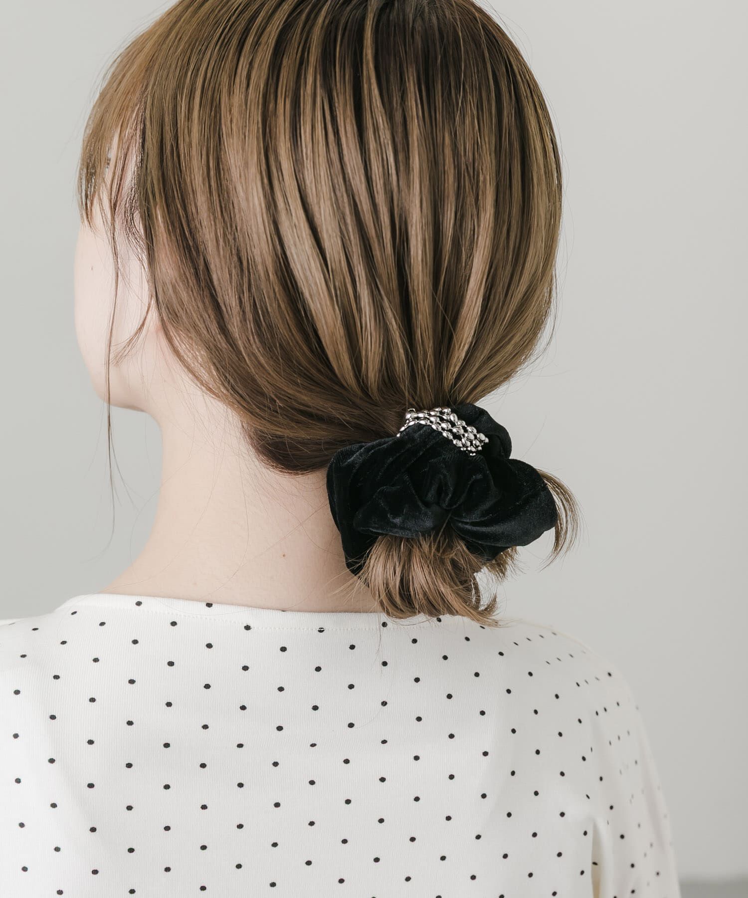 SMELLY「チェーンアクセントベロアシュシュ」|ヘアゴム・シュシュ|
