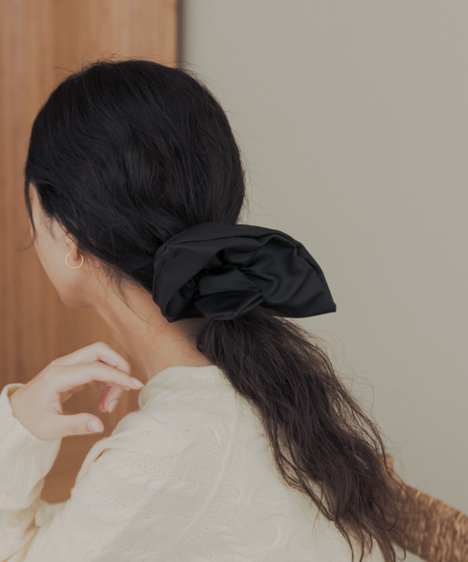 URBAN RESEARCH DOORS「スクエアシュシュ」|ヘアゴム・シュシュ|ブラック