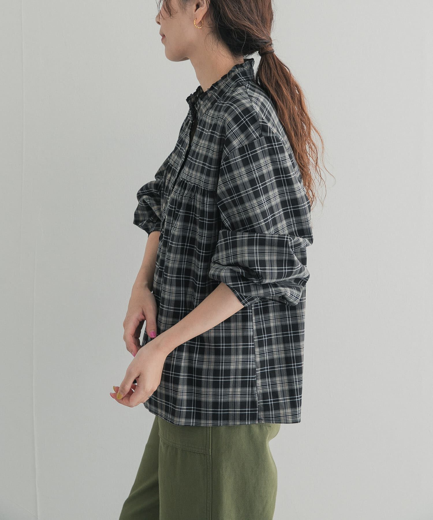 URBAN RESEARCH DOORS「フリルネックチェックブラウス 26AW」|シャツ・ブラウス|
