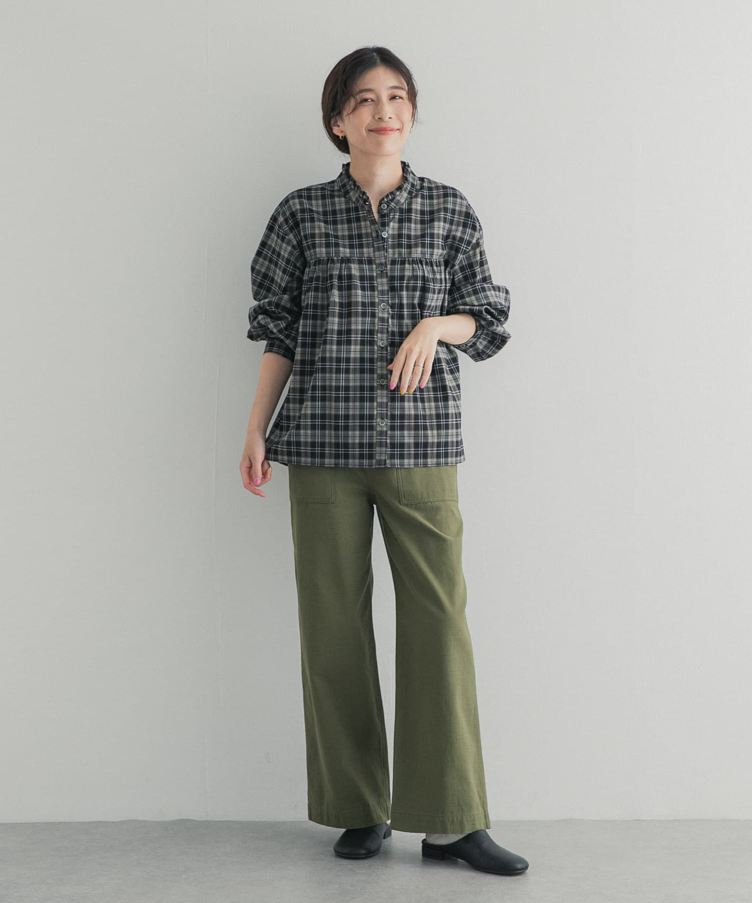 URBAN RESEARCH DOORS「フリルネックチェックブラウス 26AW」|シャツ・ブラウス|