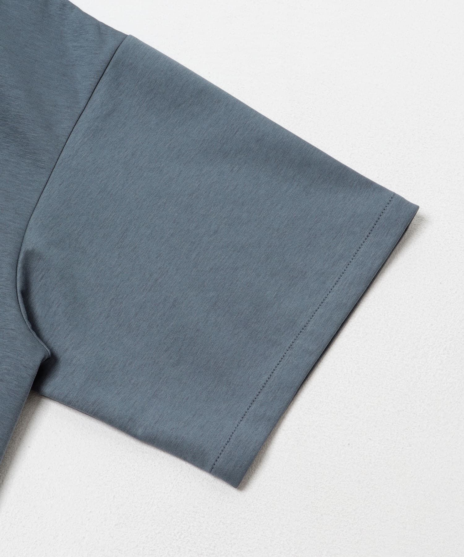 SENSE OF PLACE by URBAN RESEARCH「『ユニセックス』ダンボールポンチハーフジップショートスリーブTシャツ」|Tシャツ・カットソー|