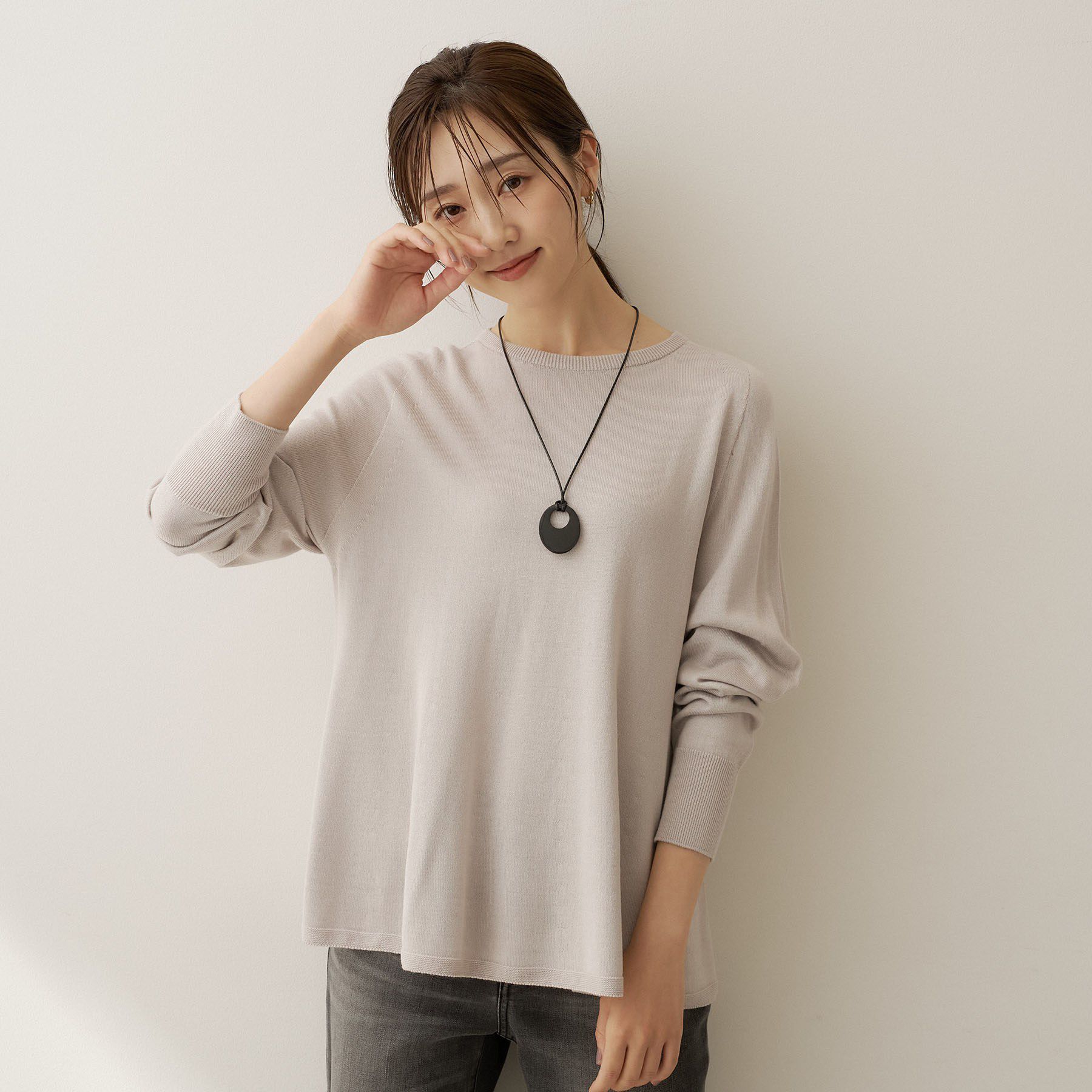 UNTITLED「【きれいに体型カバー/8色展開】Aラインシルエットニットプルオーバー」|ニット・セーター|グレージュ(050)