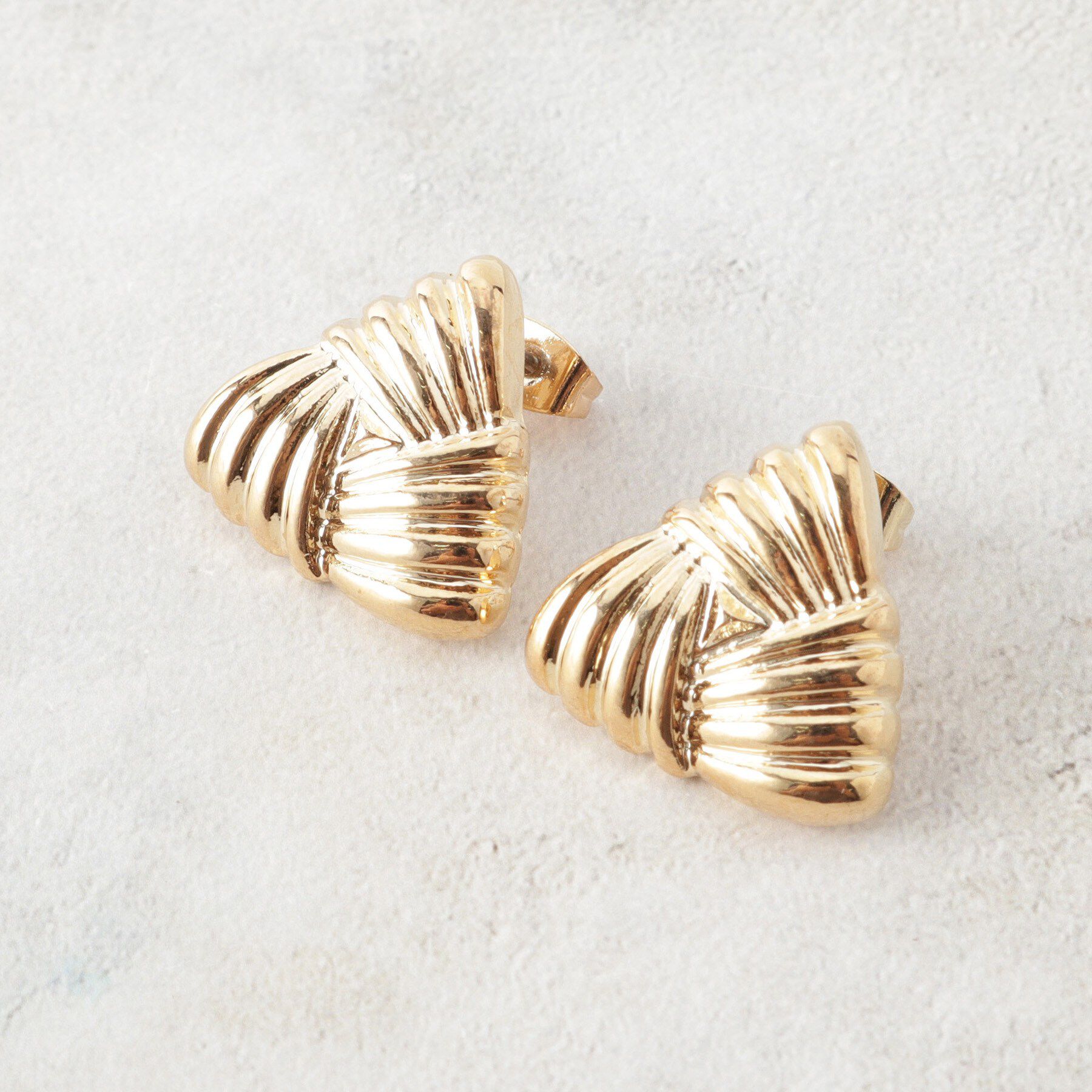 OPAQUE.CLIP「トライアングルデザインピアス」|ピアス|