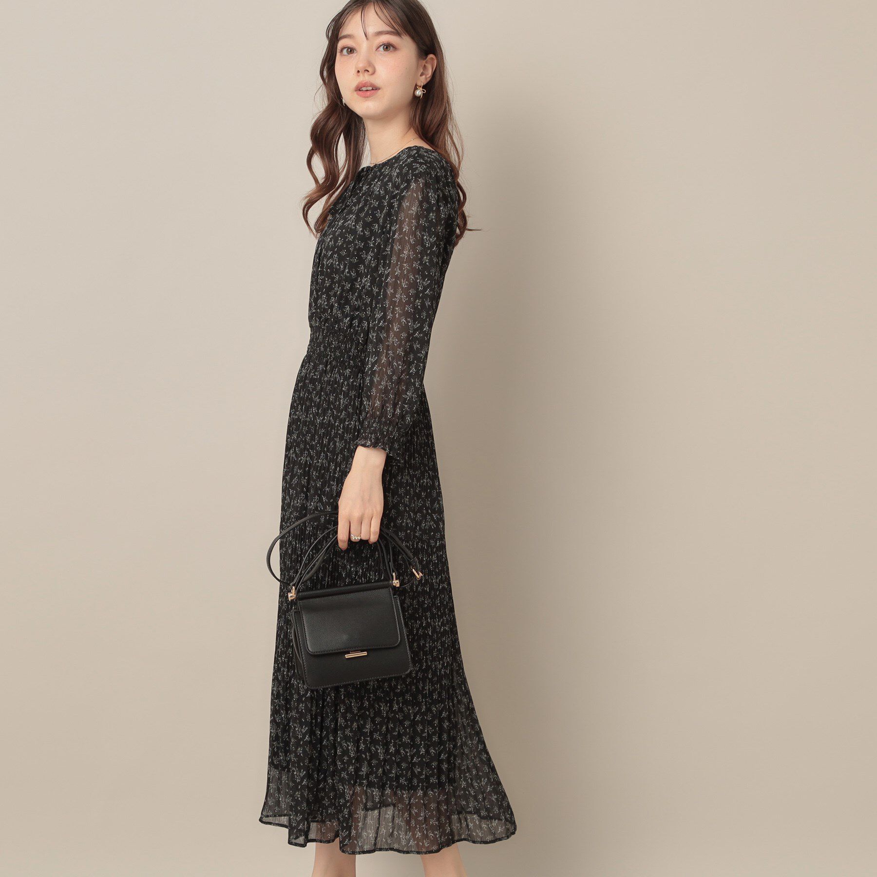 Couture broach「【一枚で着映える・花柄・通勤】前後2WAYシフォン楊柳小花ワンピース」|ワンピース|