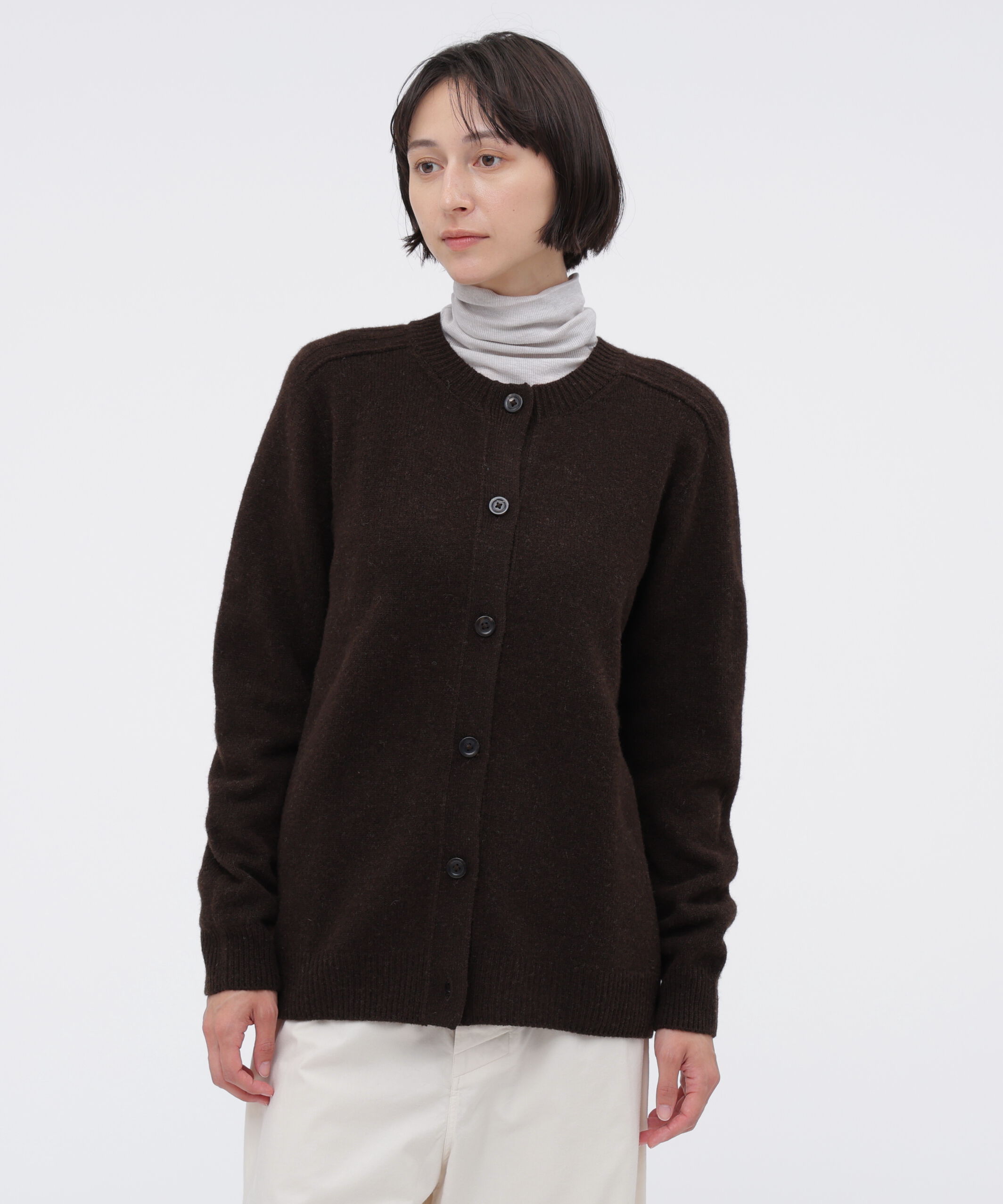 MARGARET HOWELL HOUSEHOLDGOODS「NATURAL WOOL KNITWEAR」|カーディガン|DARK BROWN2