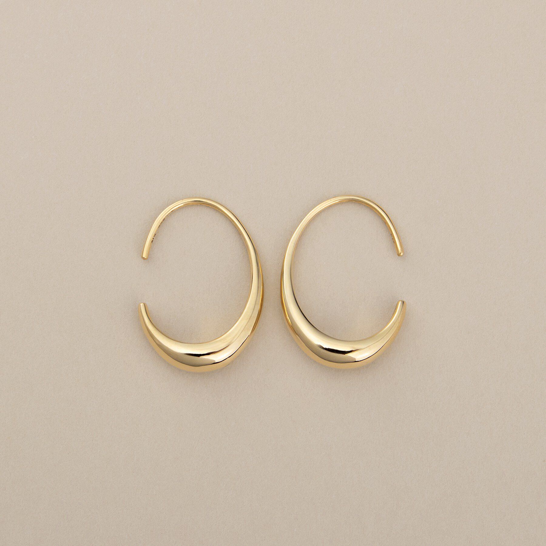 COCOSHNIK「K10中空オーバルシェイプ フックピアス」|ピアス|