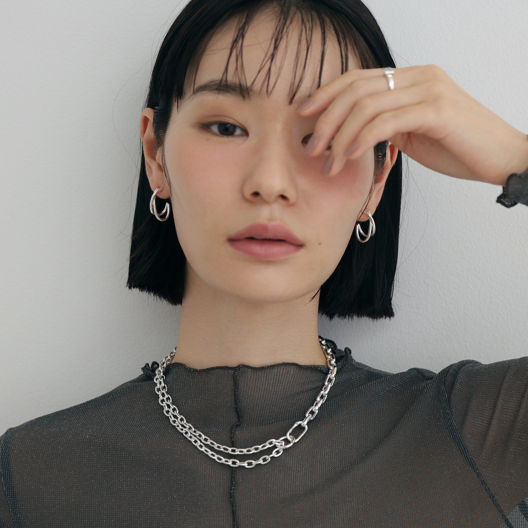 COCOSHNIK ONKITSCH「シルバー クロスオービットピアス」|ピアス|