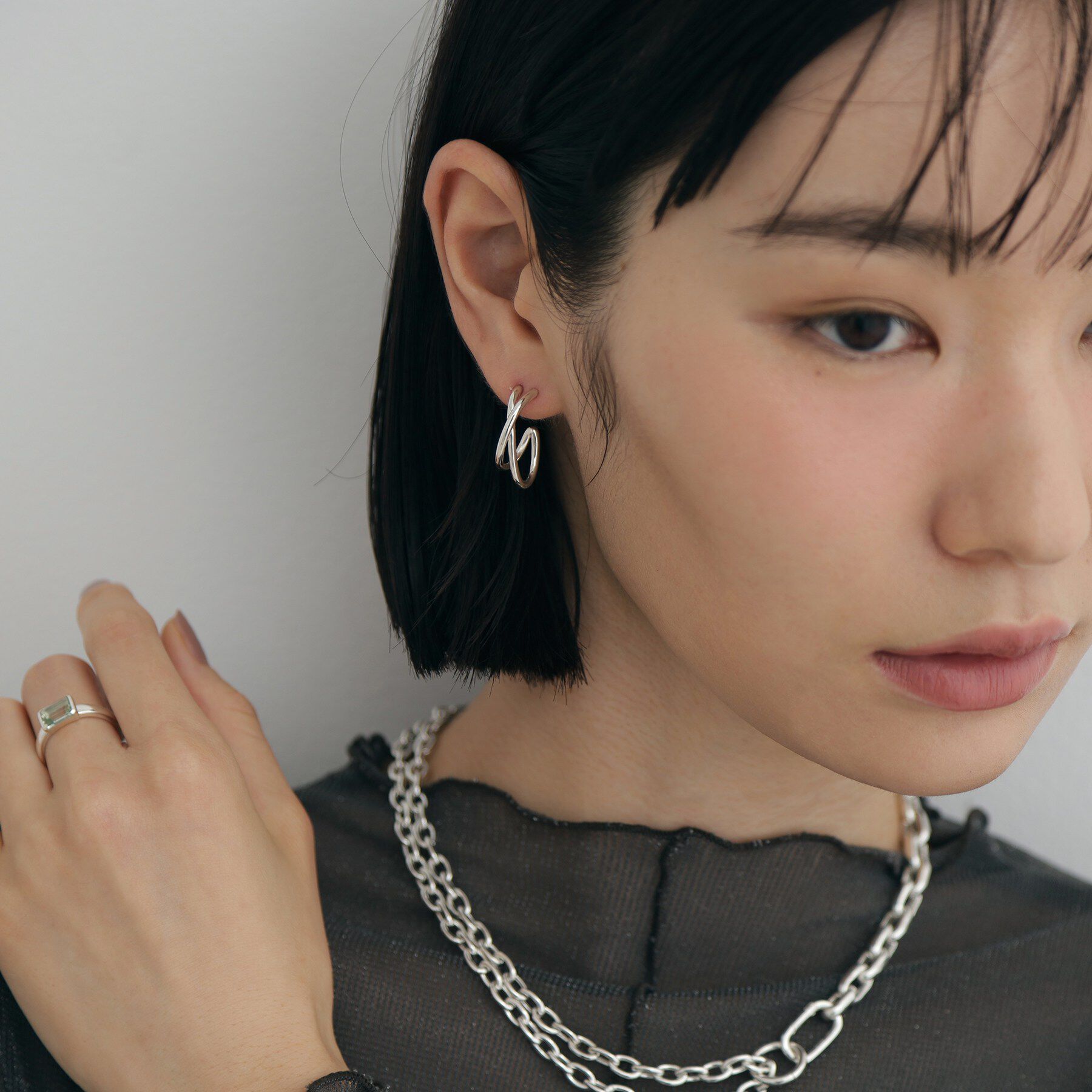 COCOSHNIK ONKITSCH「シルバー クロスオービットピアス」|ピアス|