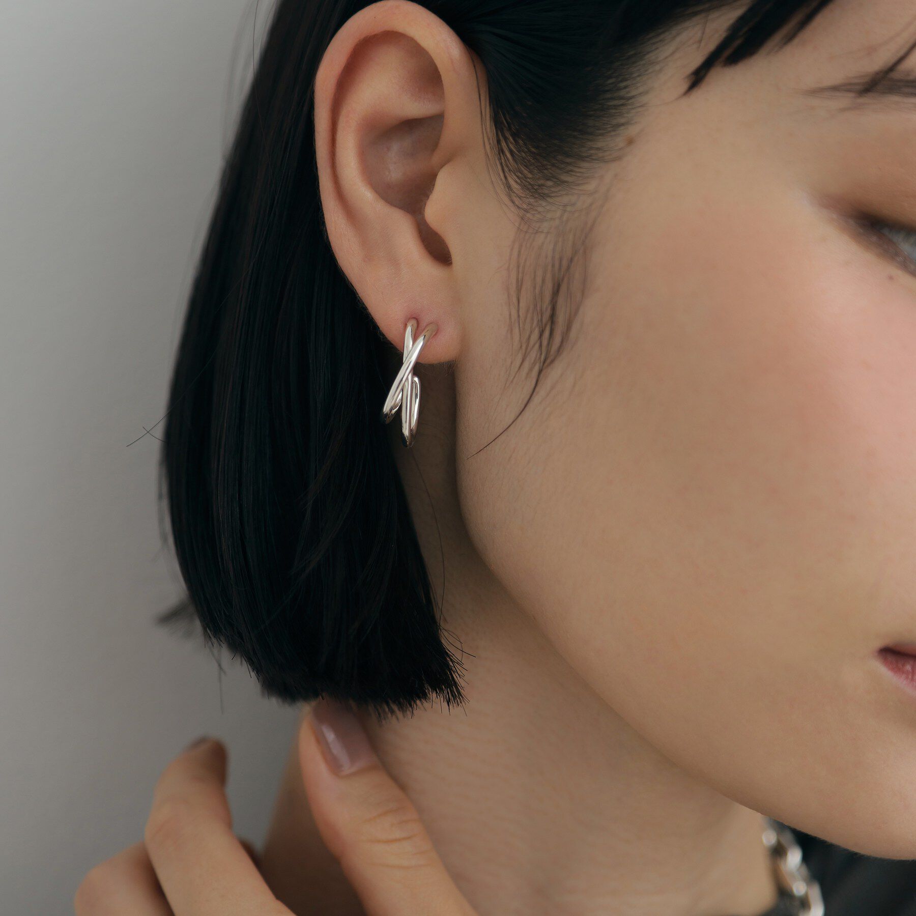 COCOSHNIK ONKITSCH「シルバー クロスオービットピアス」|ピアス|