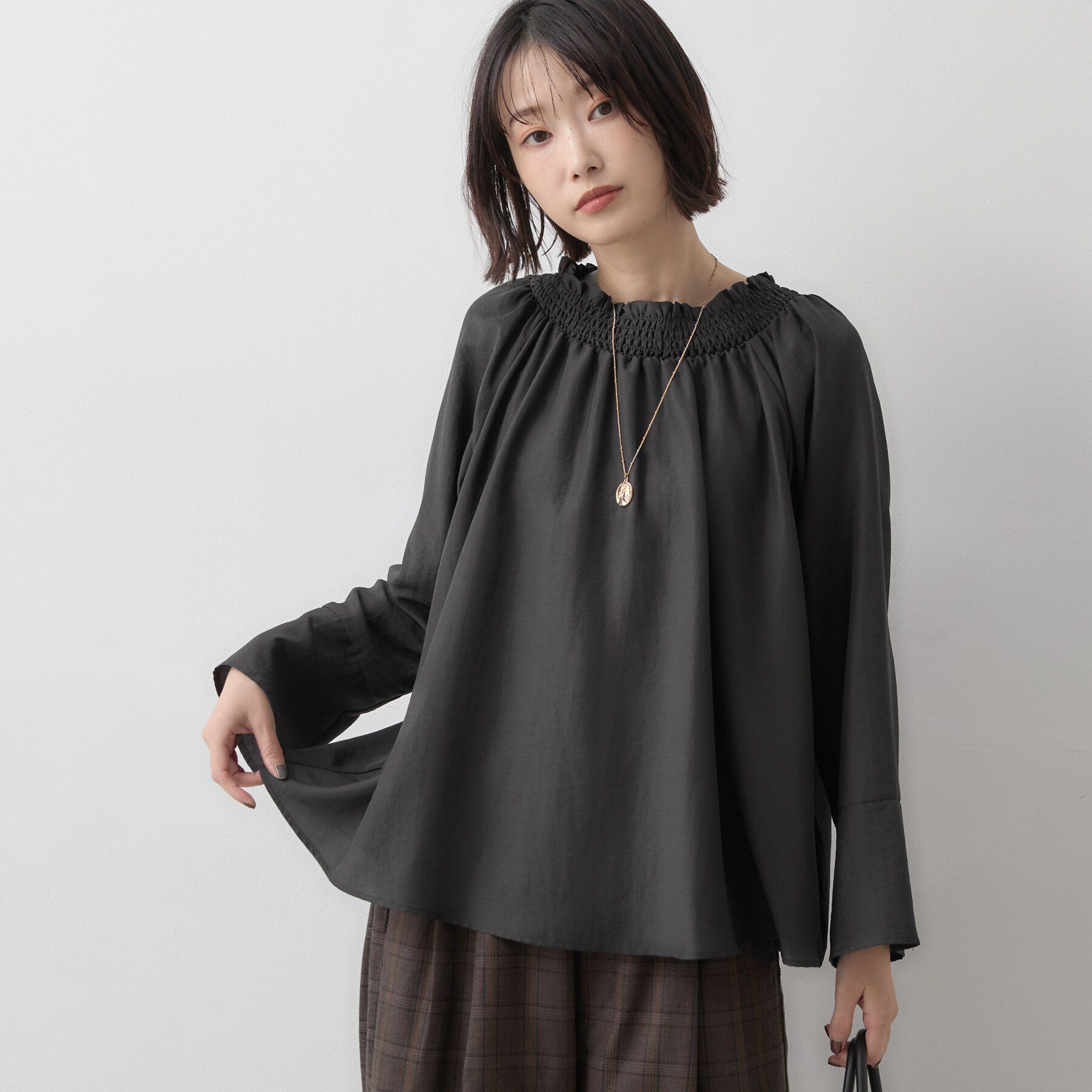 Dessin「【洗える/体型カバー】シャーリングブラウス」|シャツ・ブラウス|