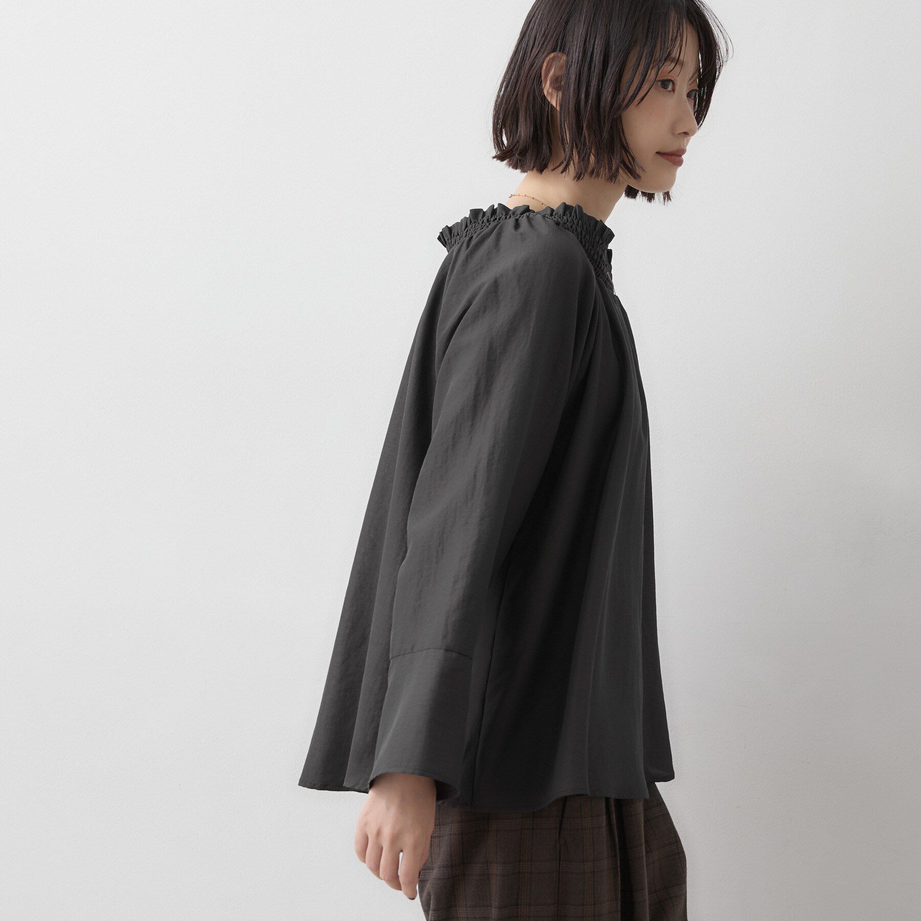 Dessin「【洗える/体型カバー】シャーリングブラウス」|シャツ・ブラウス|