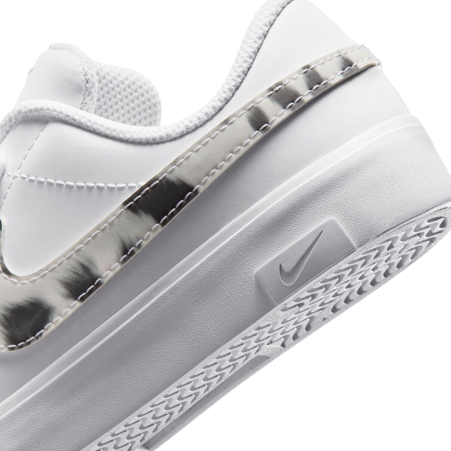 NIKE「【NIKE】17-22TENNISESSENTIAL CHW P PS」|スニーカー|