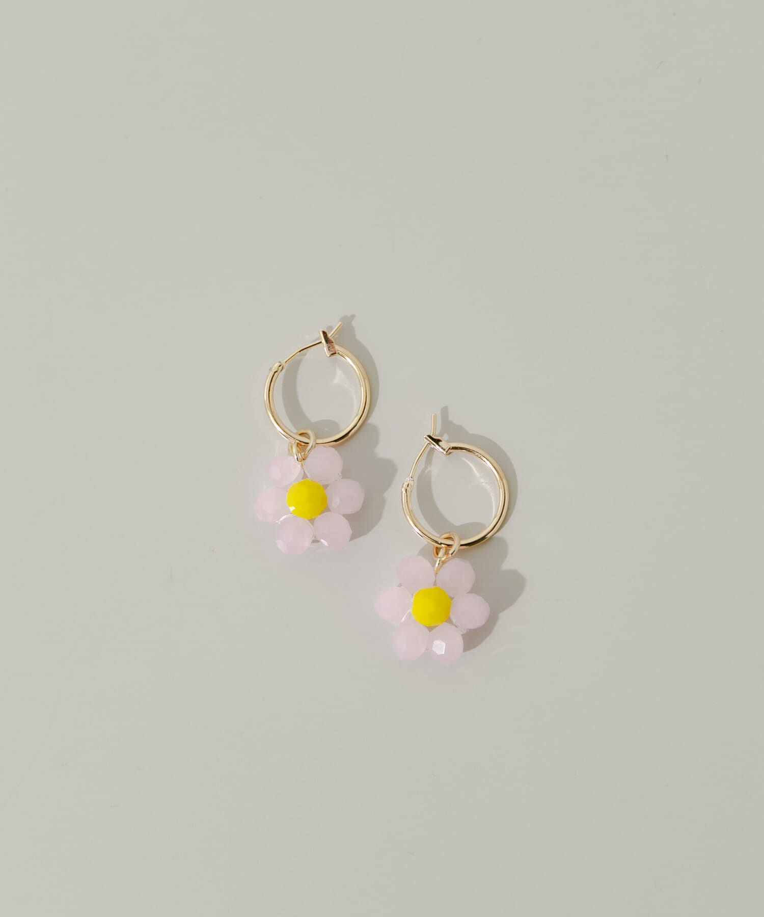SMELLY「フラワービーズフープピアス」|ピアス|