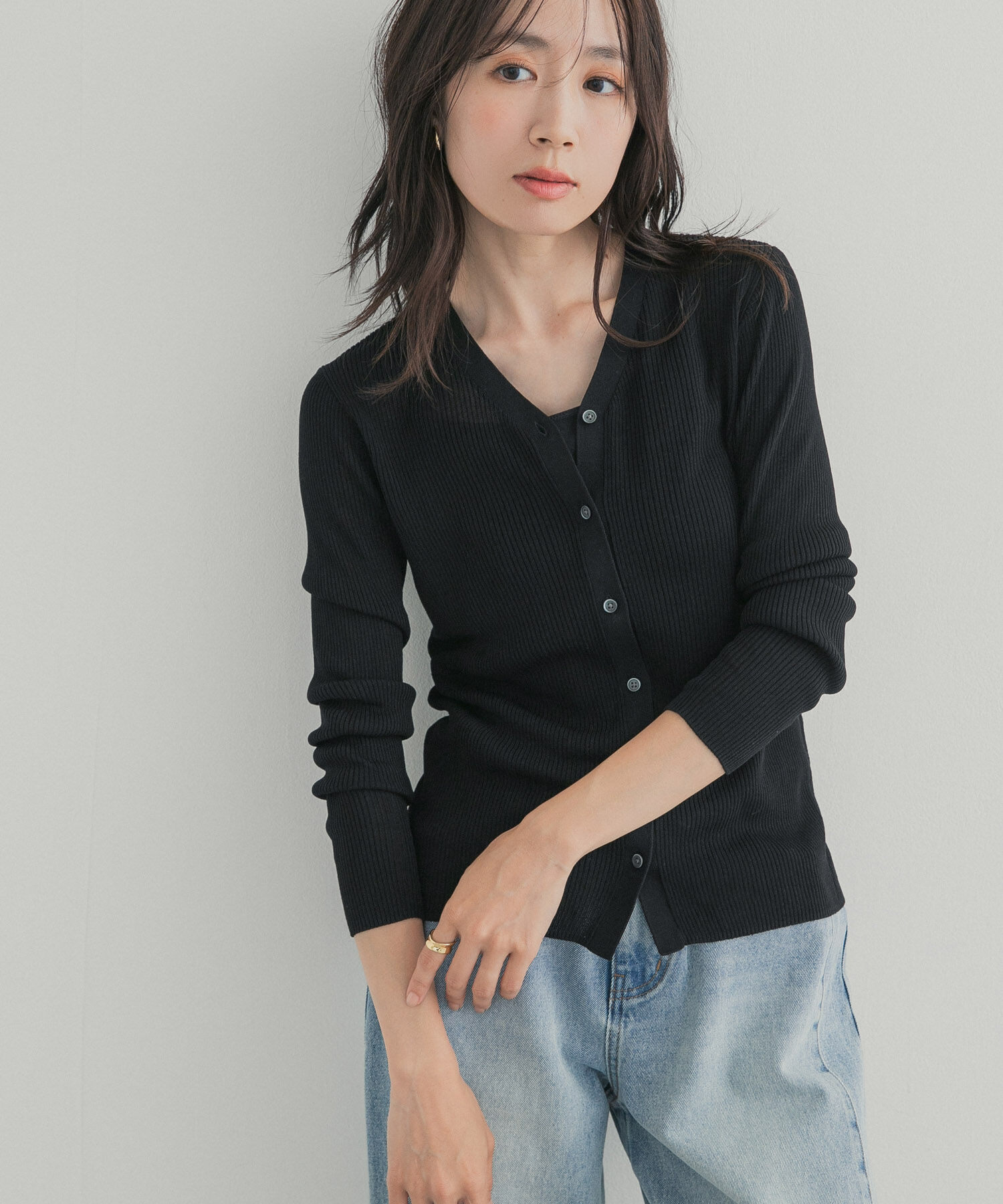URBAN RESEARCH DOORS「『WEB限定』Vネックリブカーディガン 26AW」|カーディガン|ブラック
