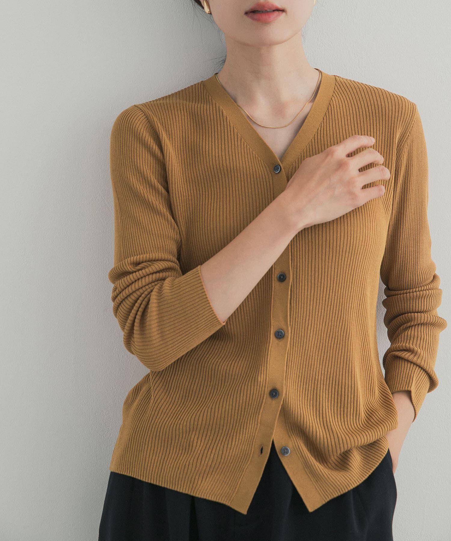 URBAN RESEARCH DOORS「『WEB限定』Vネックリブカーディガン 26AW」|カーディガン|イエロー系その他