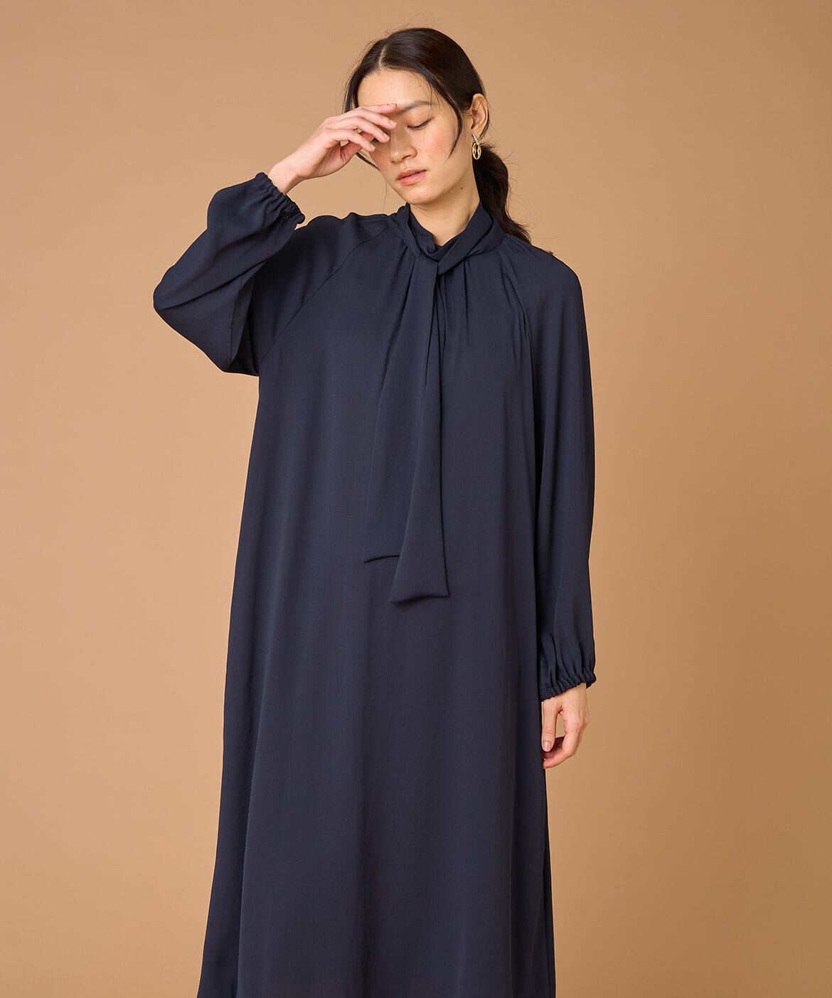INED「《大きいサイズ》ボウタイワンピース」|ワンピース|