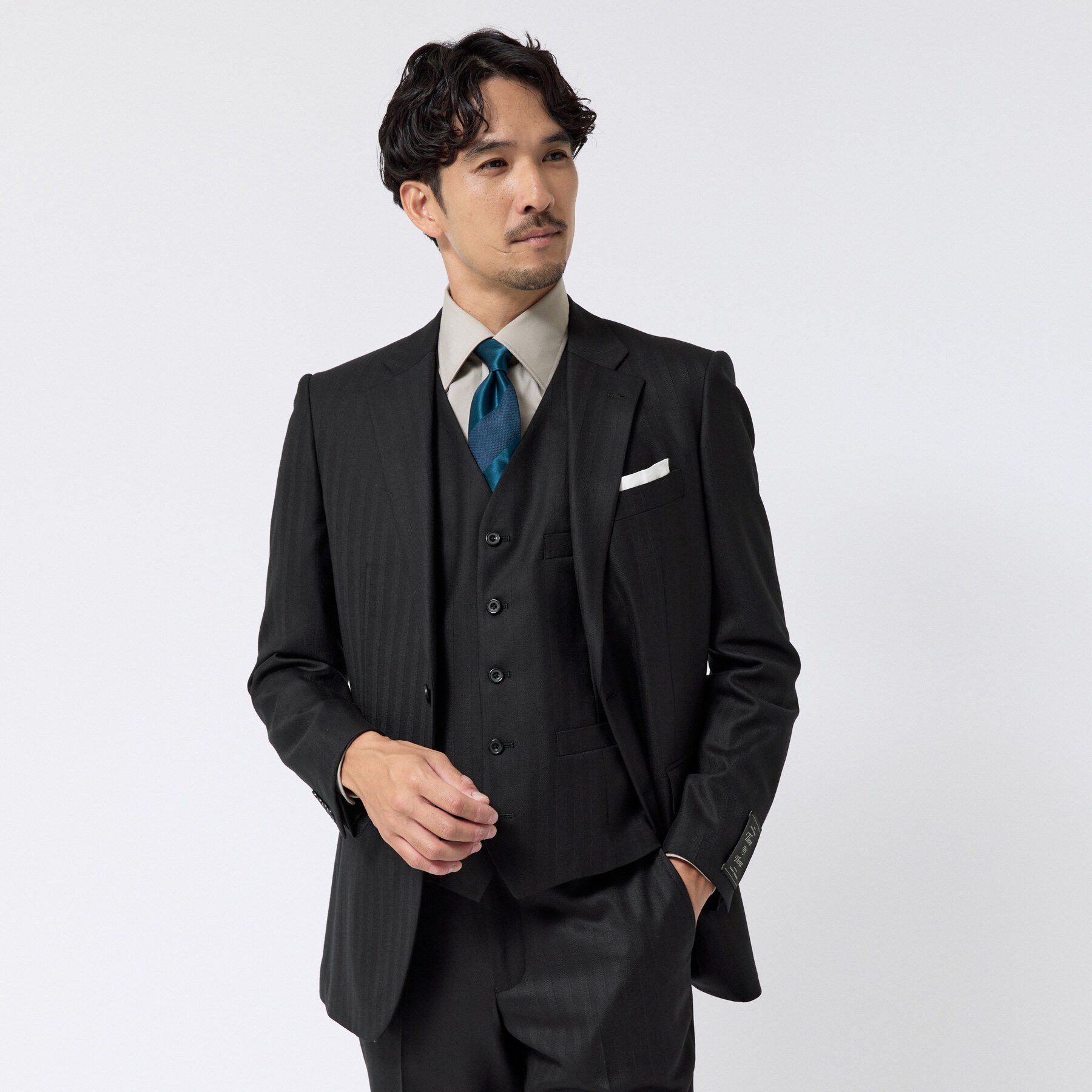 TAKEO KIKUCHI「シャイニーシャーク ストライプスーツ／スリーピース対応」|スーツ|ブラック(319)