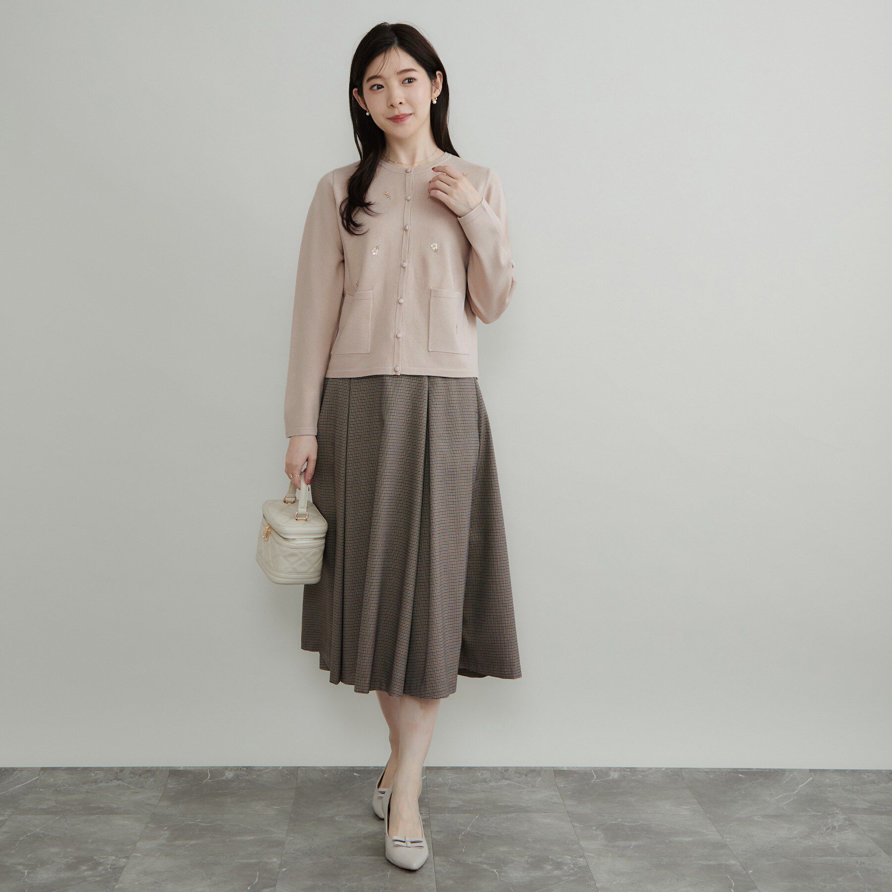 Couture broach「【上品刺繍が華やか】飛ばしビジュー カーディガン」|カーディガン|