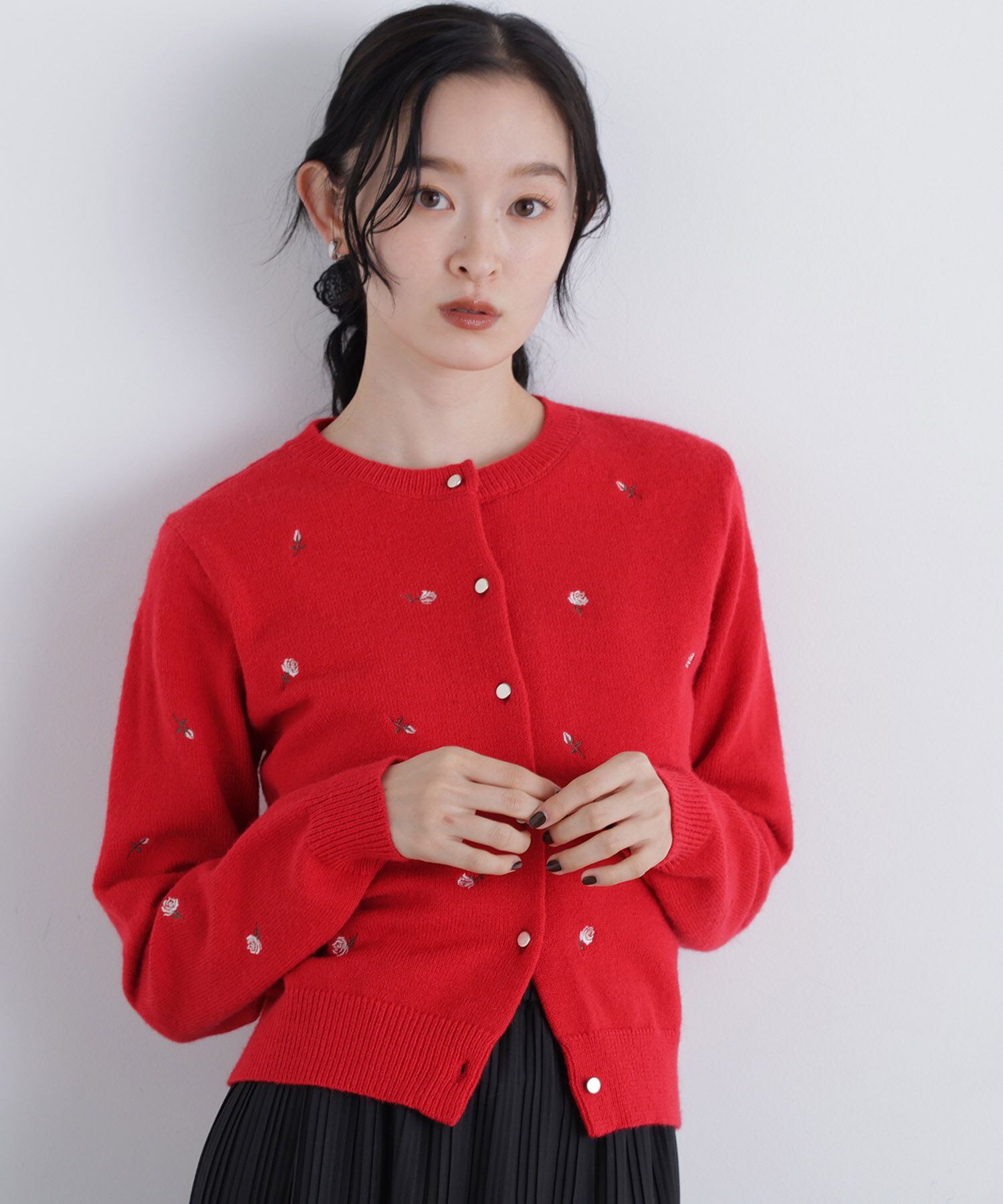  「〈N.〉ローズ刺繍カーディガン」|ニット・セーター|レッド系2